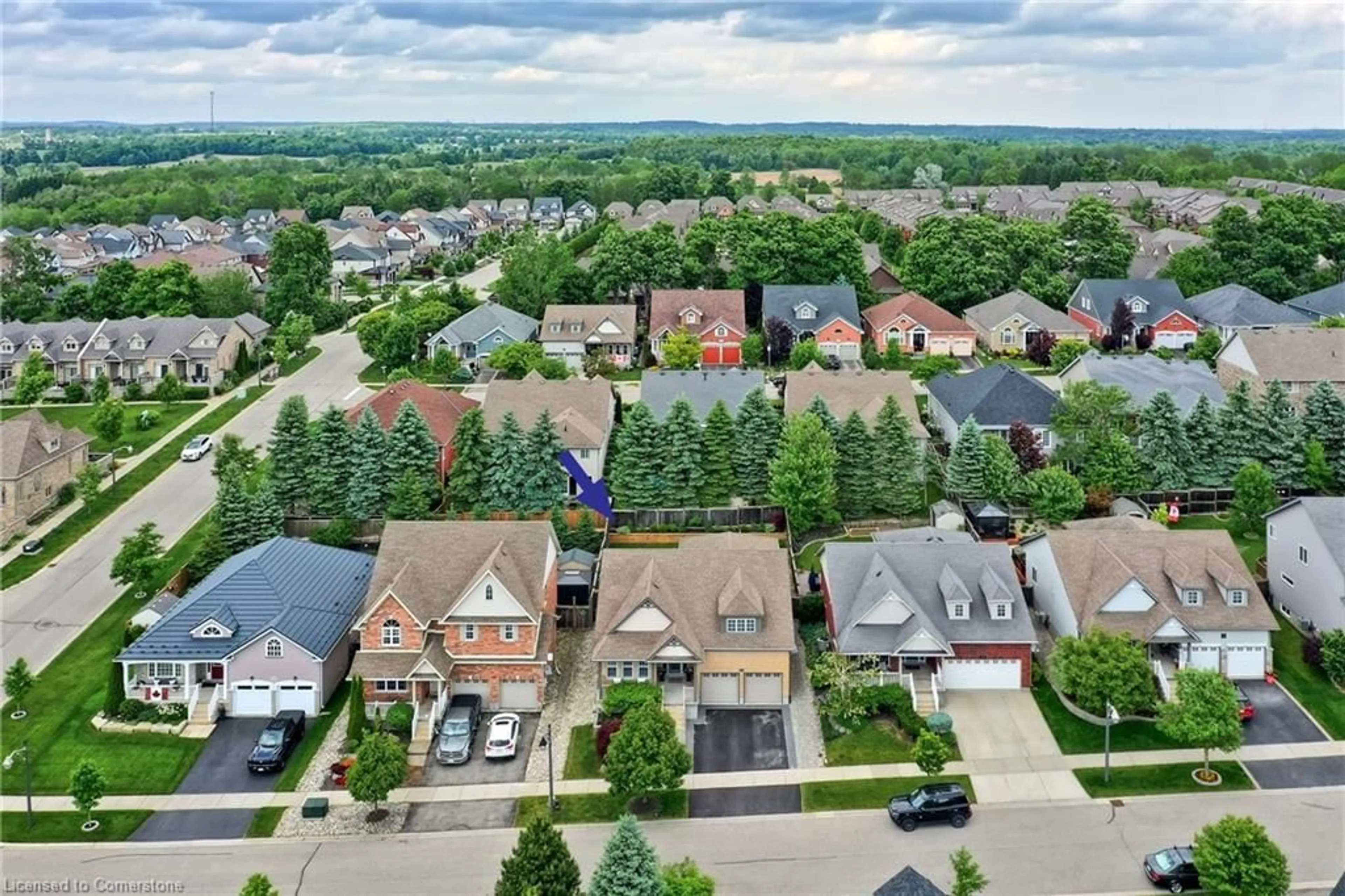 A pic from outside/outdoor area/front of a property/back of a property/a pic from drone, unknown for 108 Winston St, Rockwood Ontario N0B 2K0