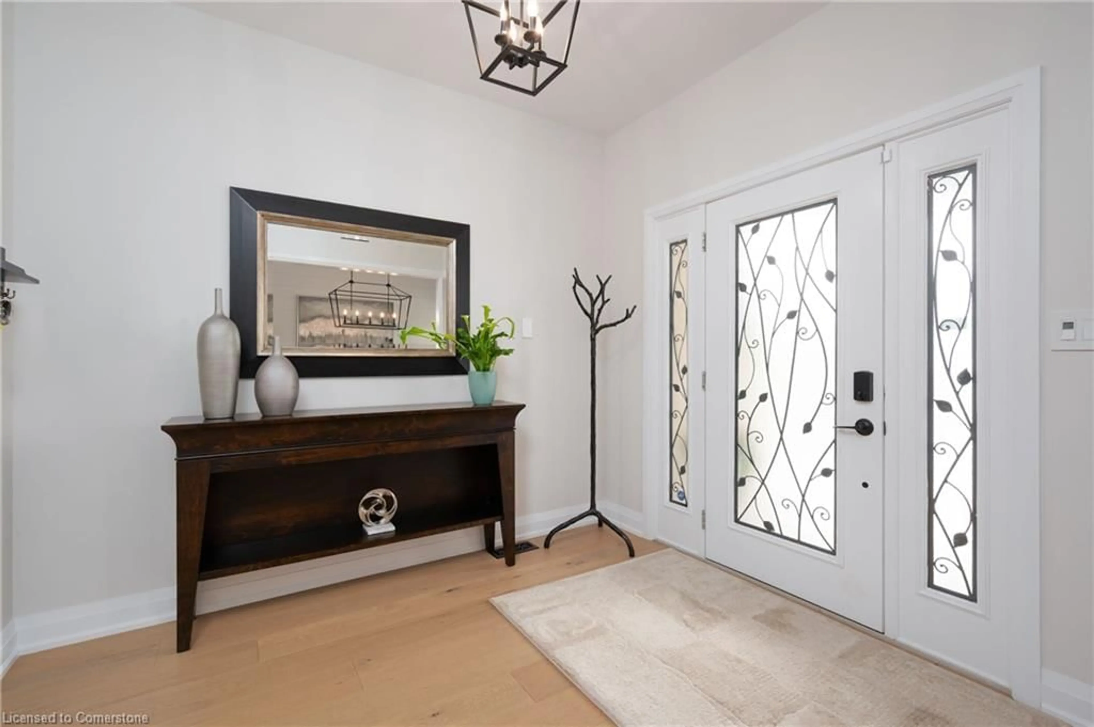Indoor entryway for 108 Winston St, Rockwood Ontario N0B 2K0