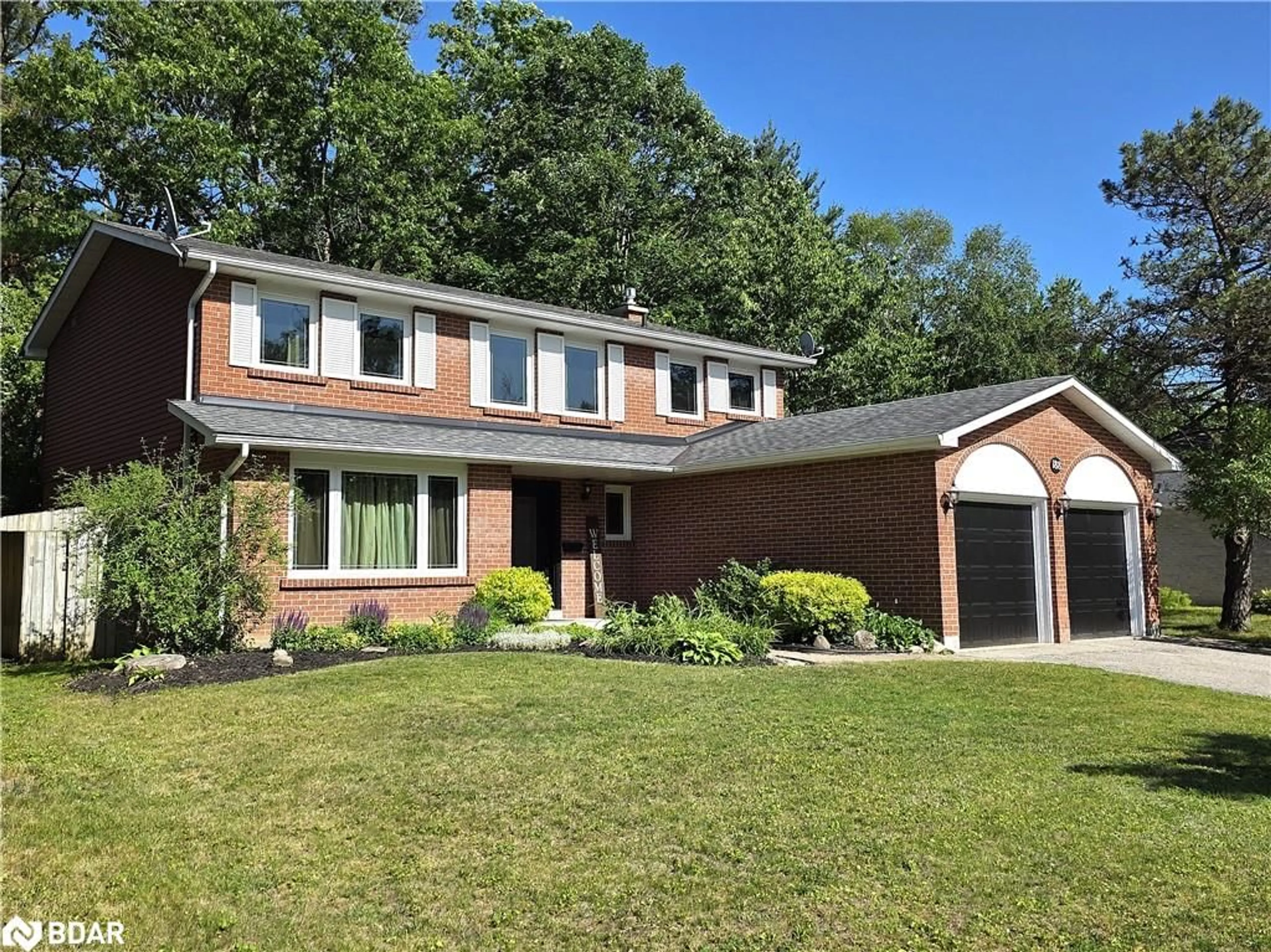Home with brick exterior material, street for 188 Browning Trail, Barrie Ontario L4N 5H2