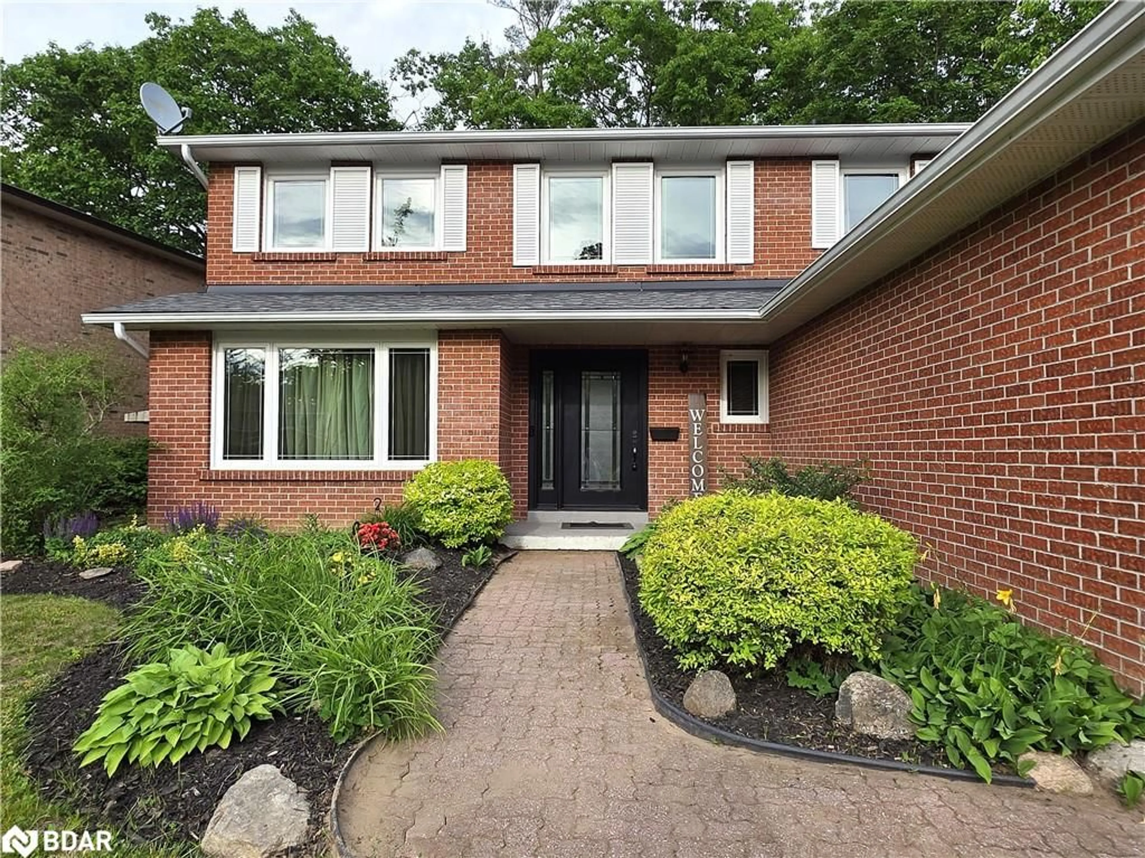 Home with brick exterior material, street for 188 Browning Trail, Barrie Ontario L4N 5H2
