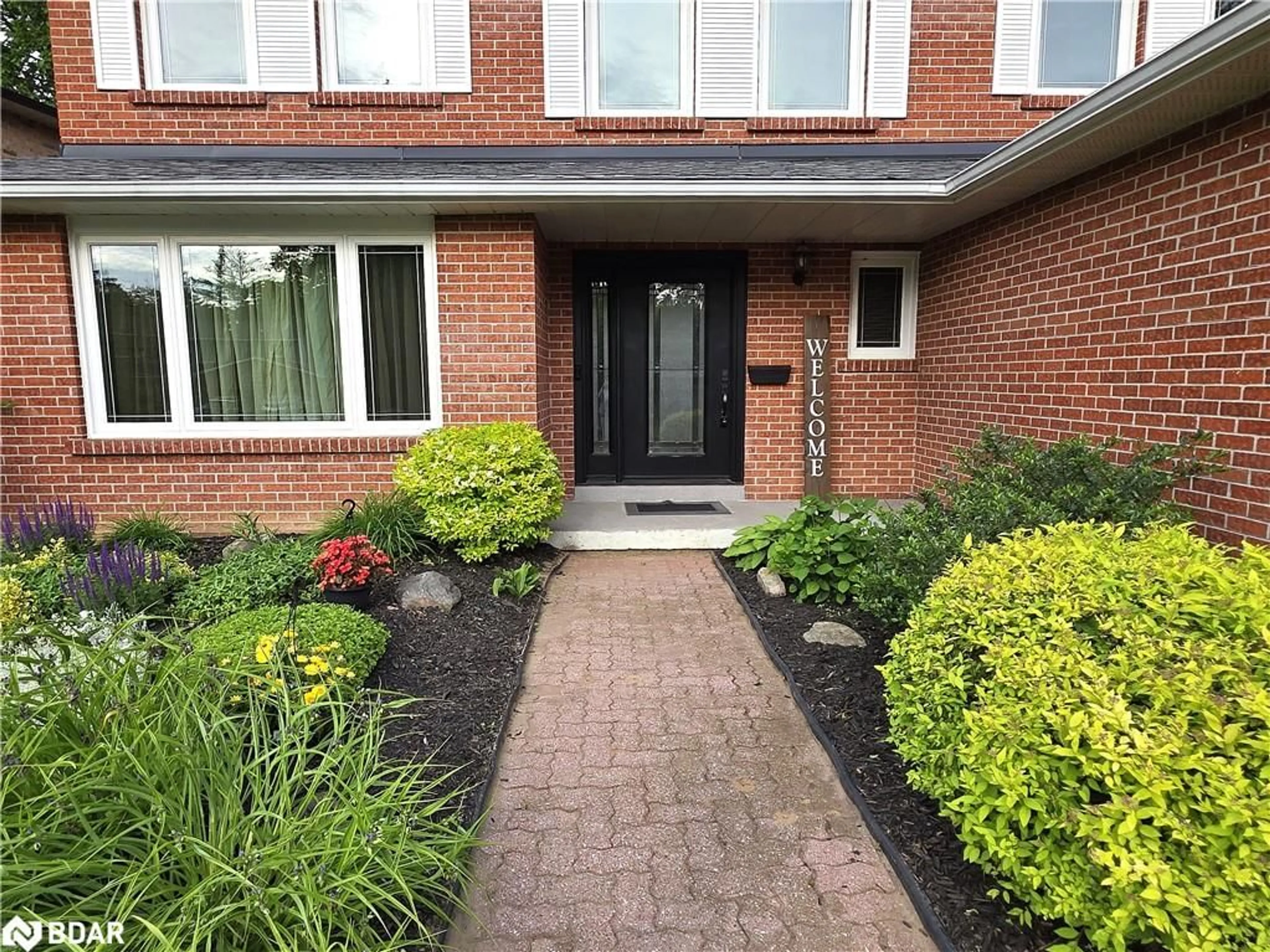 Home with brick exterior material, street for 188 Browning Trail, Barrie Ontario L4N 5H2