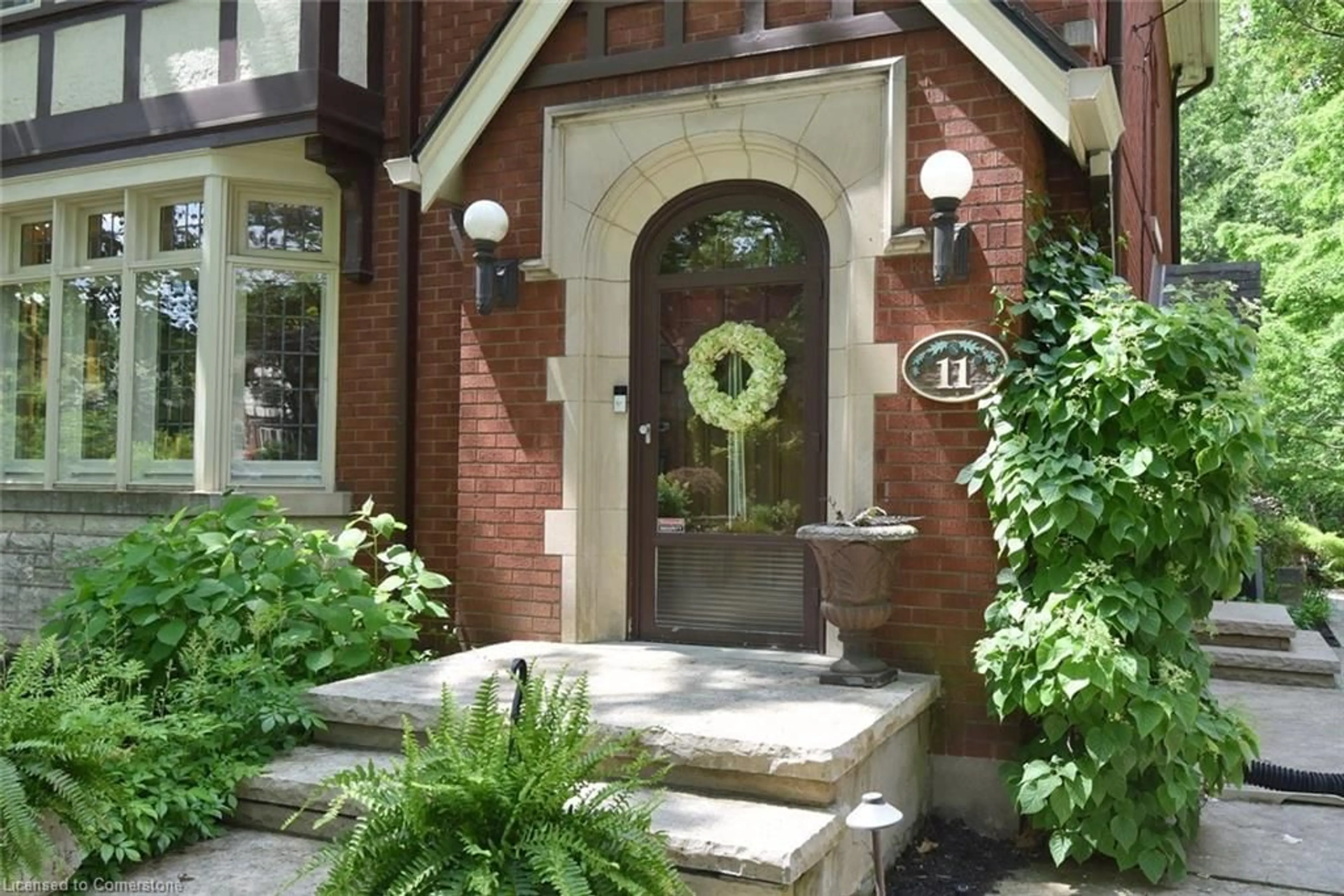 Unknown for 11 Oak Knoll Dr, Hamilton Ontario L8S 4C2