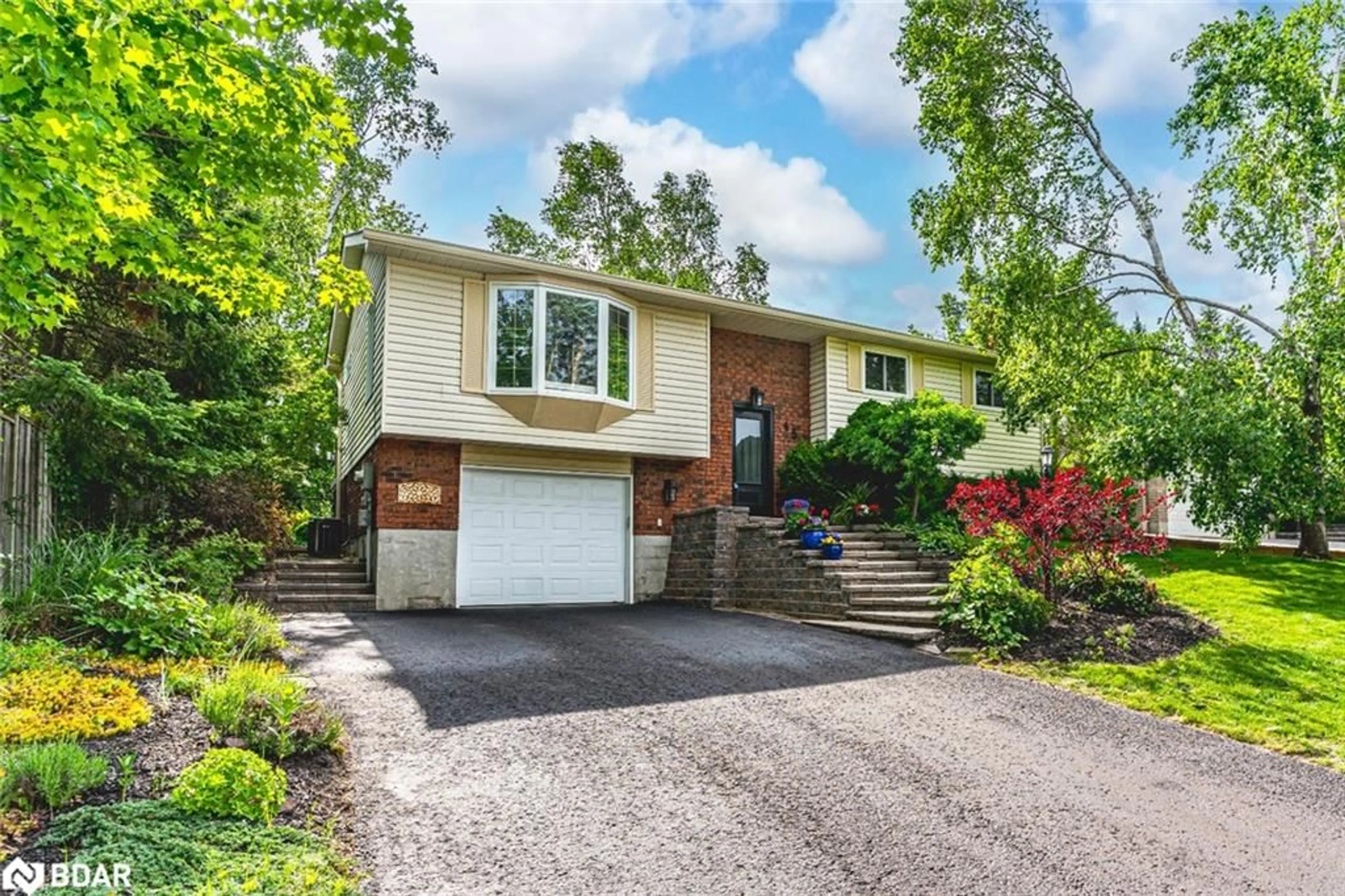 Home with vinyl exterior material, street for 45 Shoreview Dr, Barrie Ontario L4M 1G2