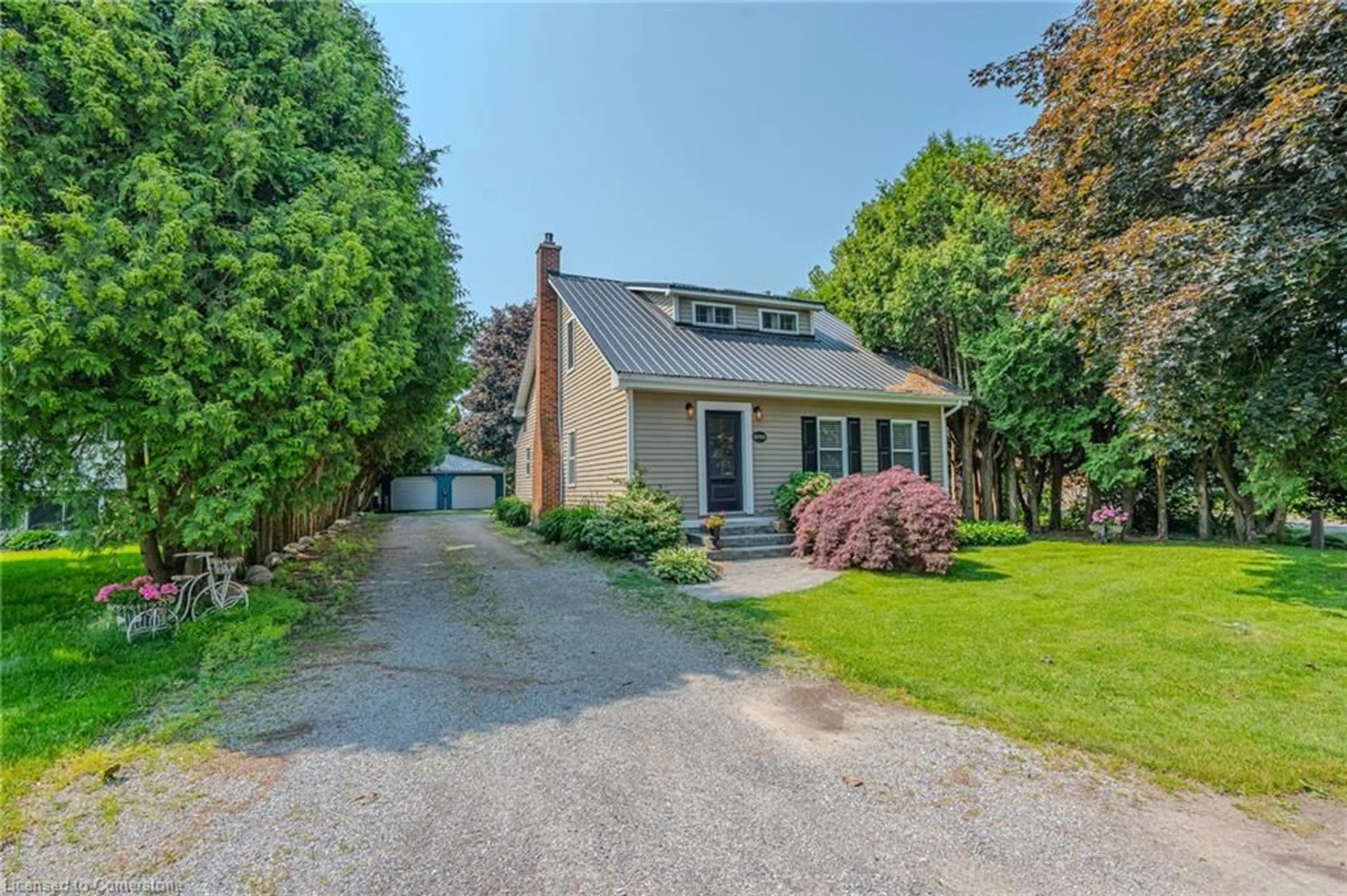 A pic from outside/outdoor area/front of a property/back of a property/a pic from drone, street for 2722 Red Maple Ave, Lincoln Ontario L0R 1S0