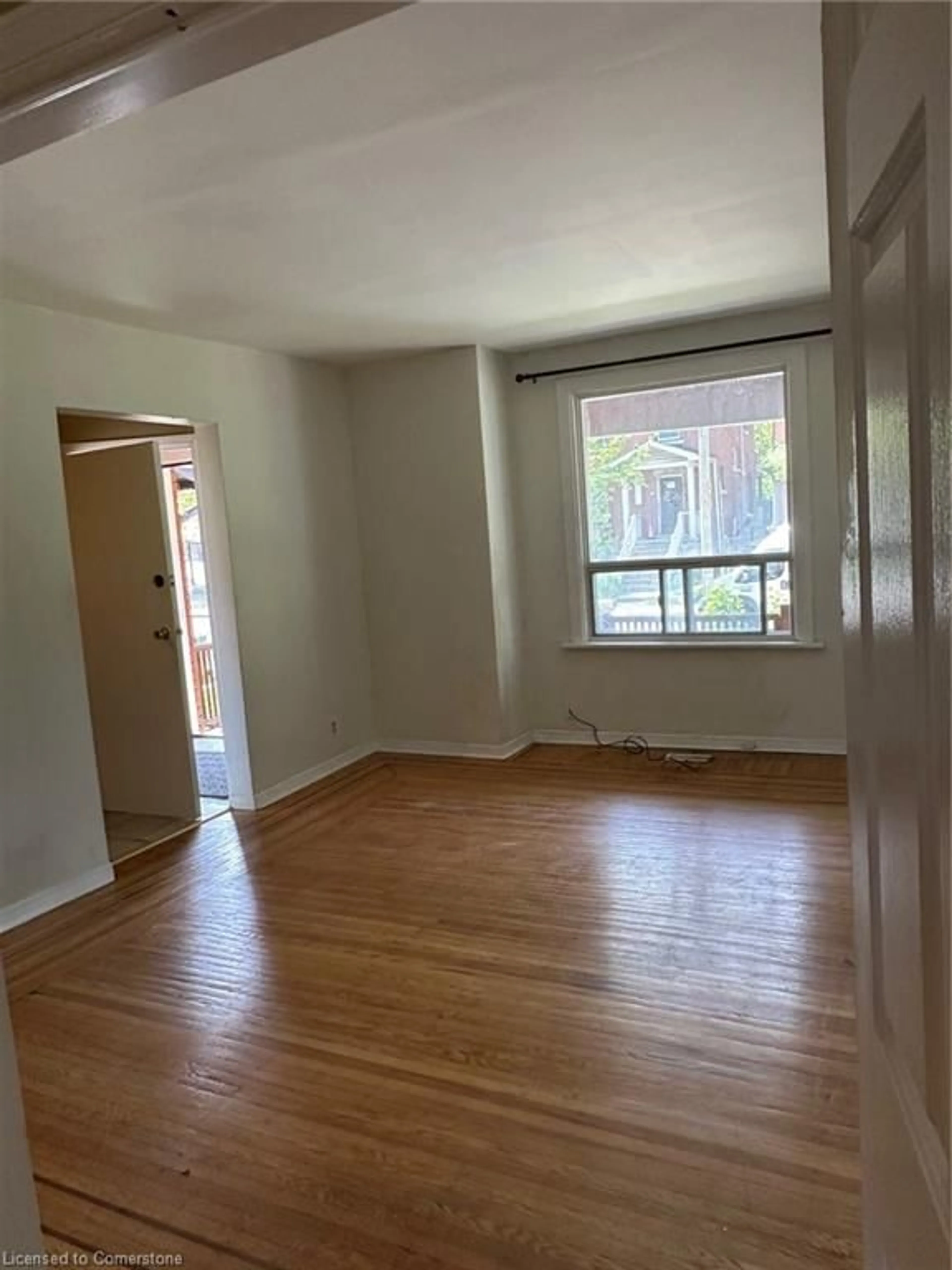 A pic of a room for 326 Herkimer St, Hamilton Ontario L8P 2J1