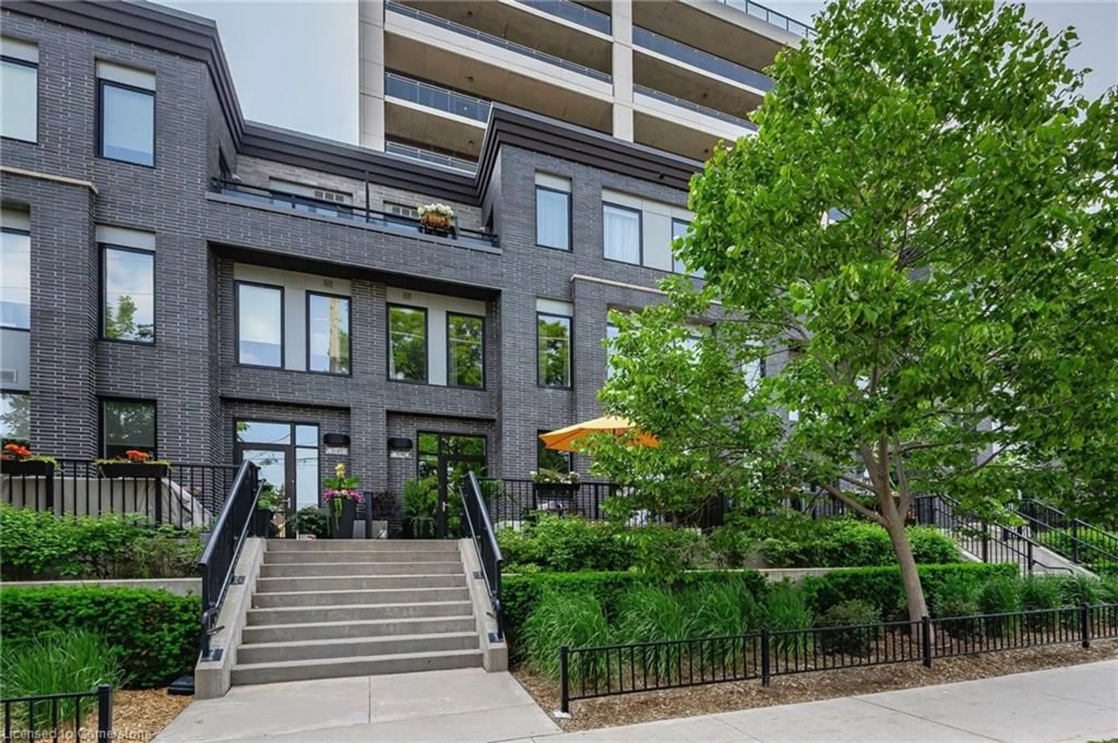Patio, street for 53 Arthur St #AT6, Guelph Ontario N1E 0P5