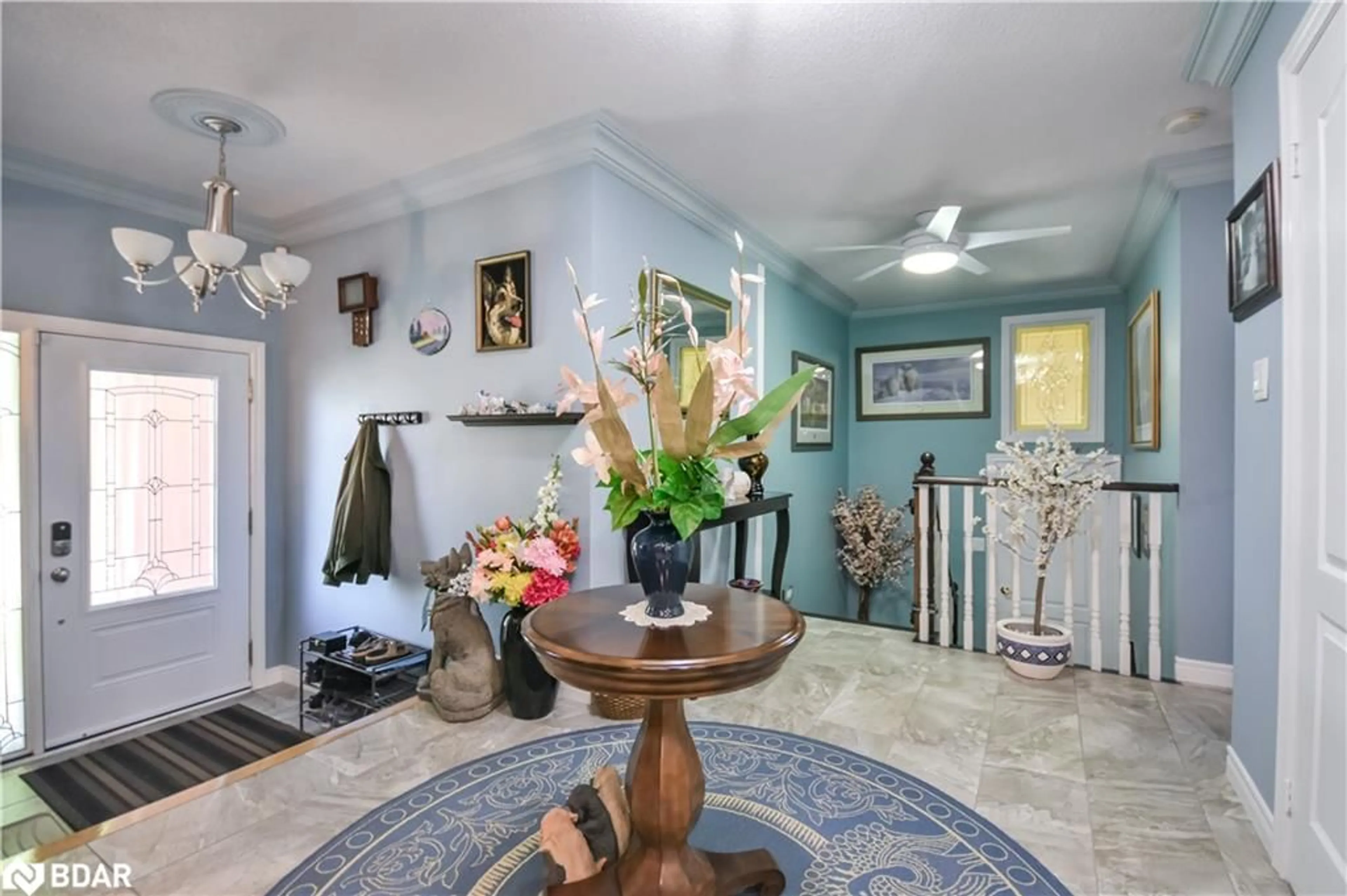 Indoor entryway for 5 Meadowood Dr, Wasaga Beach Ontario L9Z 3C2