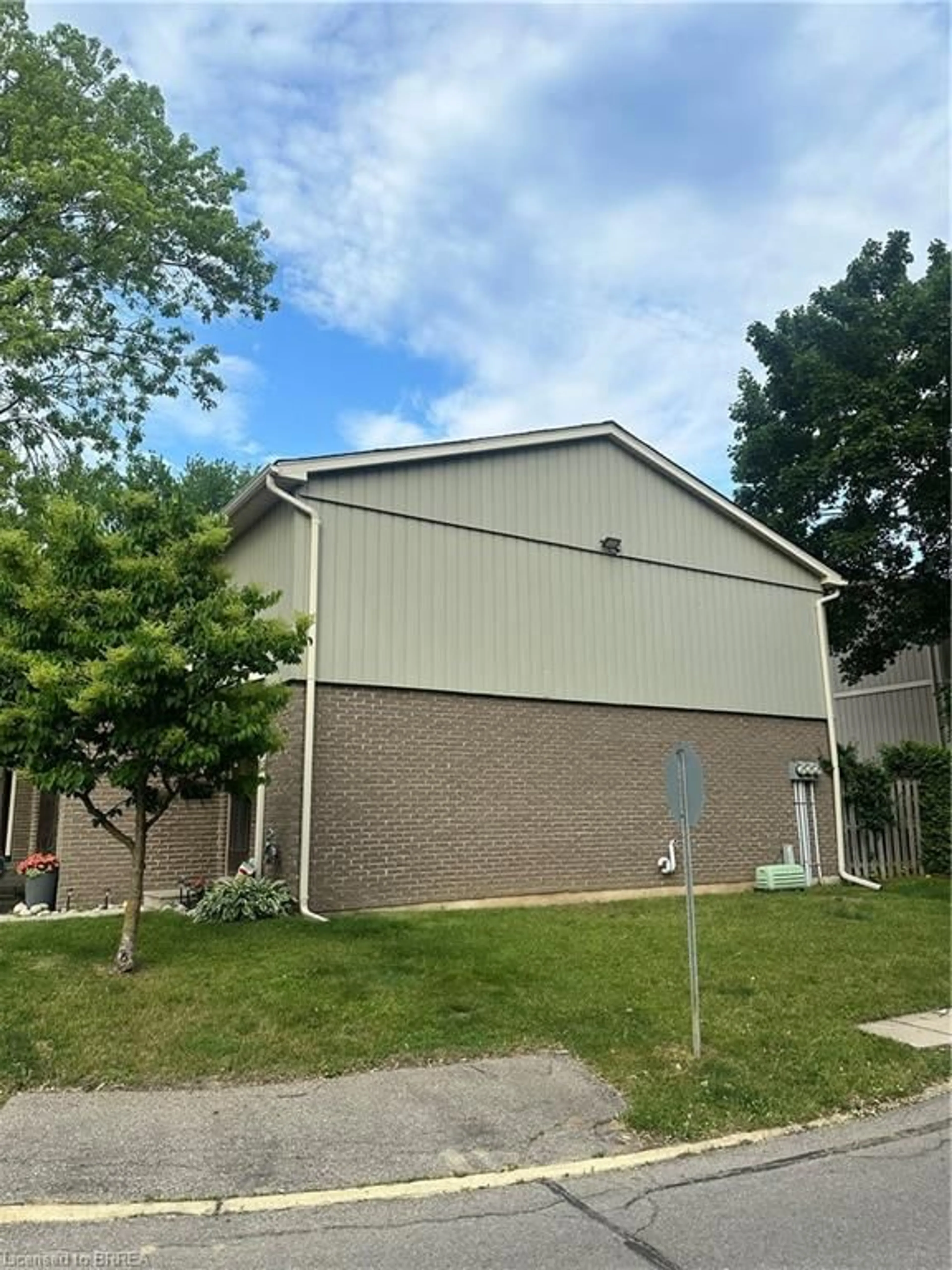 Unknown for 51 Paulander Dr #116, Kitchener Ontario N2M 5E5