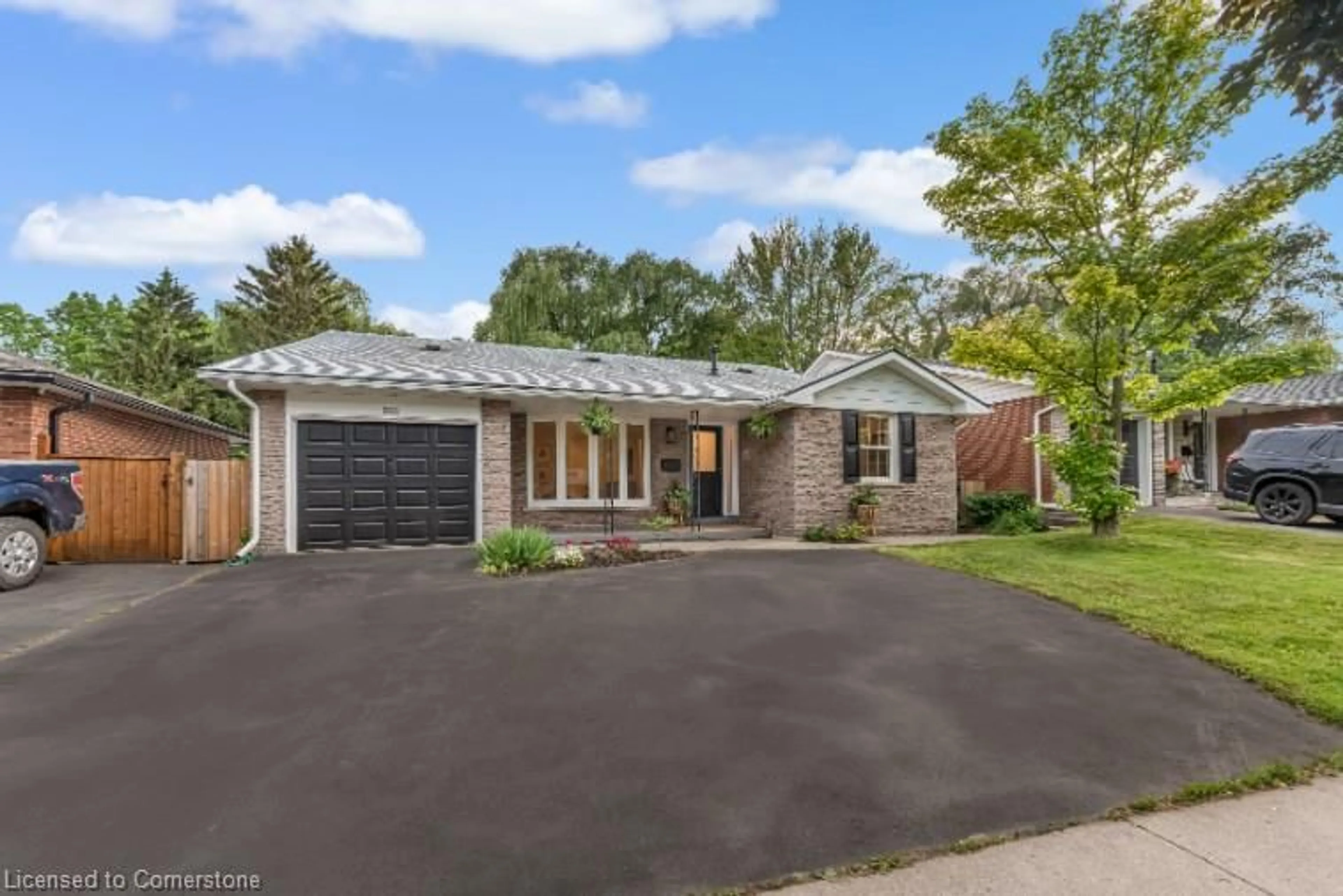 Home with brick exterior material, street for 366 Melores Dr, Burlington Ontario L7L 4T8