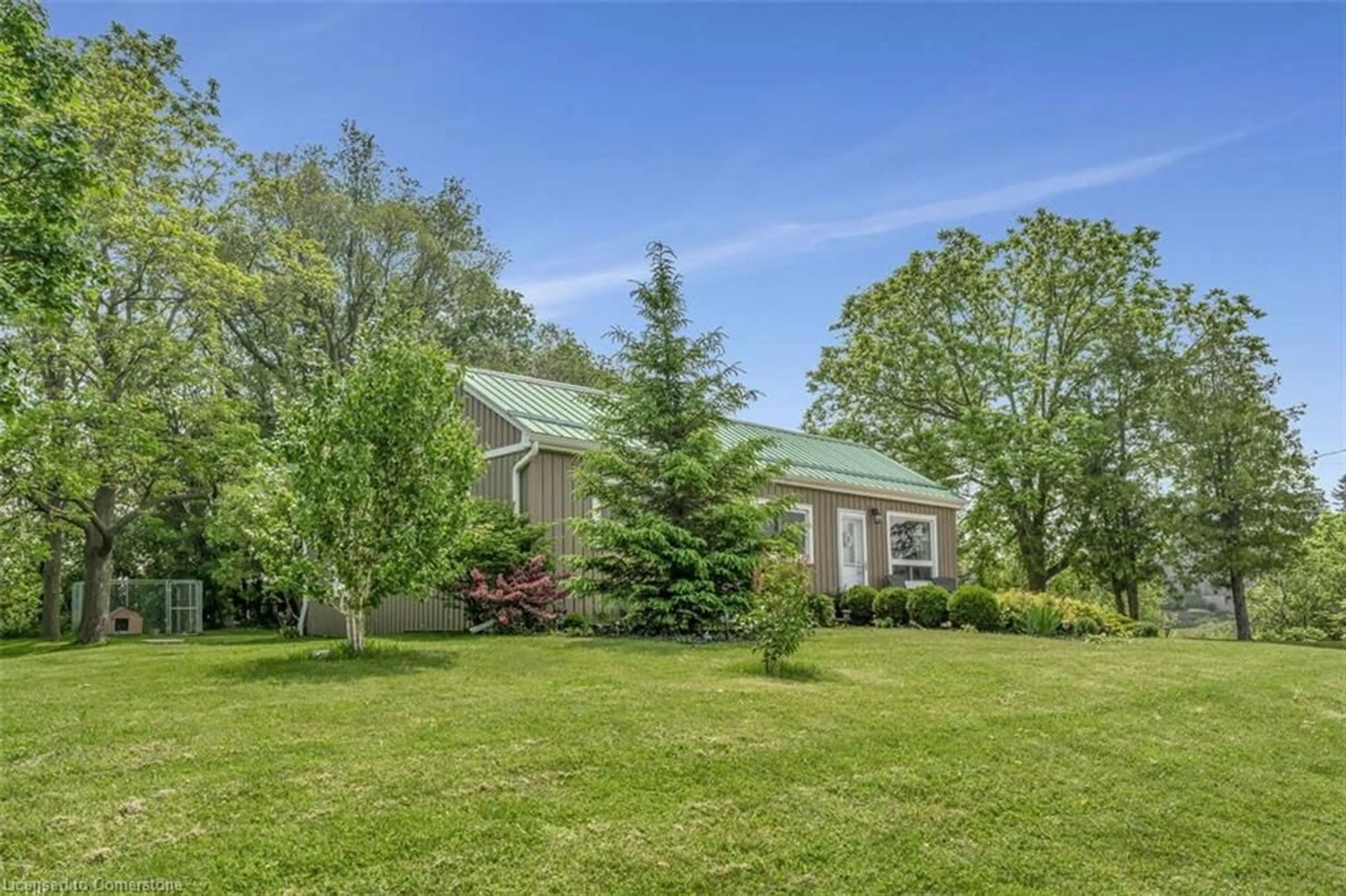 A pic from outside/outdoor area/front of a property/back of a property/a pic from drone, unknown for 1390 Mckenzie Rd, Caledonia Ontario N3W 2C2
