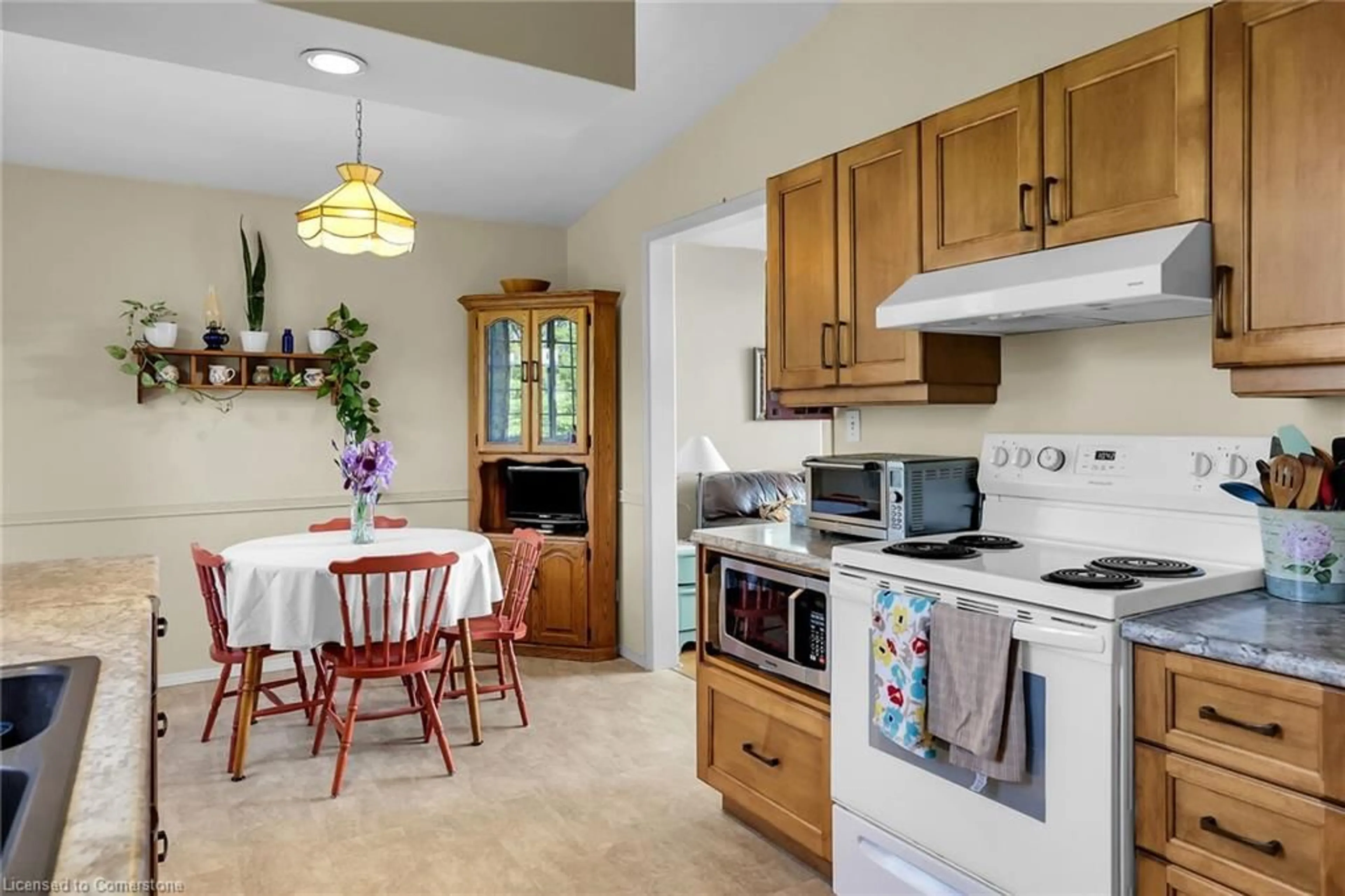 Standard kitchen, ceramic/tile floor for 12 Eldrid Crt, Grimsby Ontario L3M 1Z2