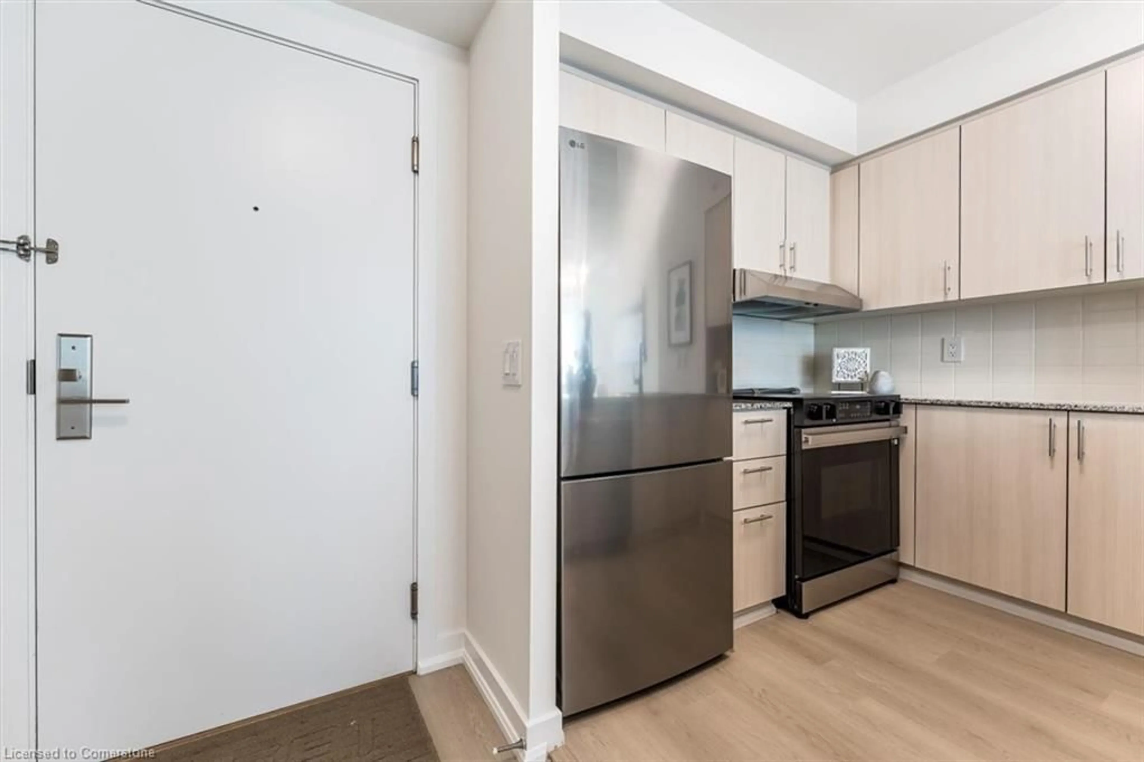 Standard kitchen, unknown for 5740 Yonge St #1608, Toronto Ontario M2M 0B1