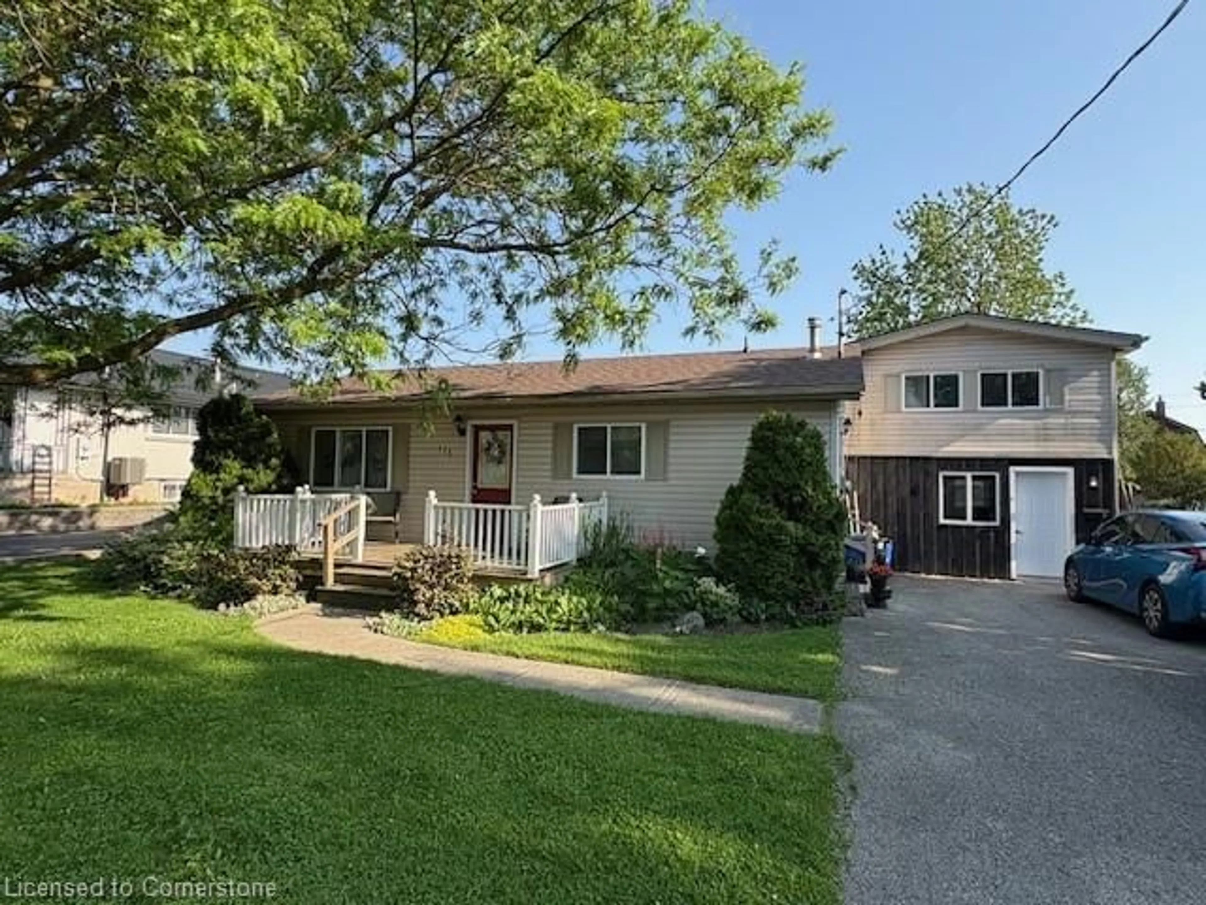 Home with vinyl exterior material, street for 175 Perth St, Stratford Ontario N5A 3Y3