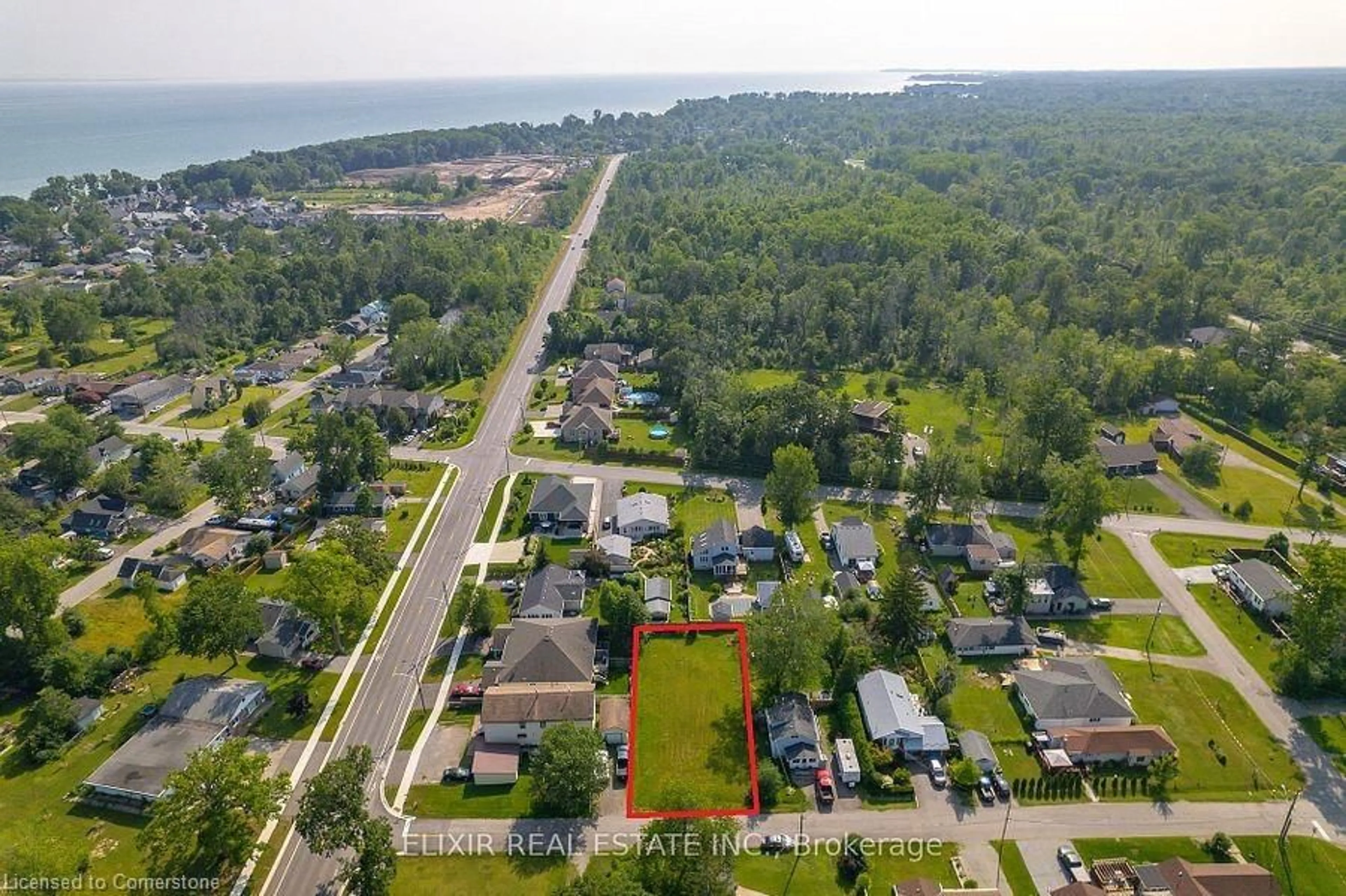 A pic from outside/outdoor area/front of a property/back of a property/a pic from drone, water/lake/river/ocean view for 401 Nelson Ave, Fort Erie Ontario L2A 1G4