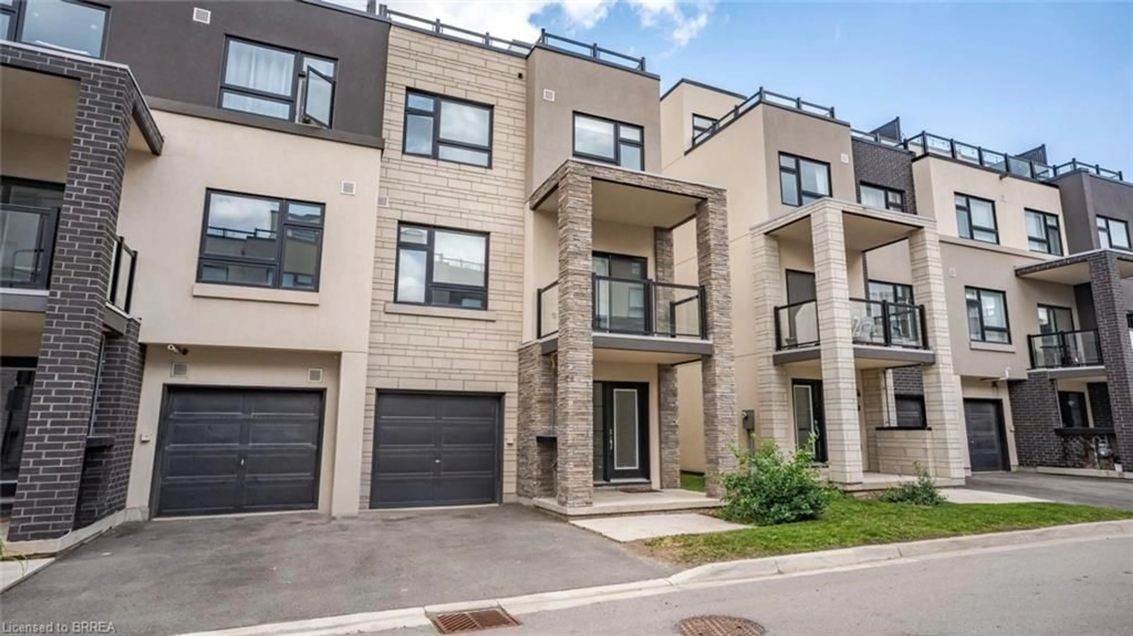 Home with brick exterior material, street for 1121 Cooke Blvd #21, Burlington Ontario L7T 0C3