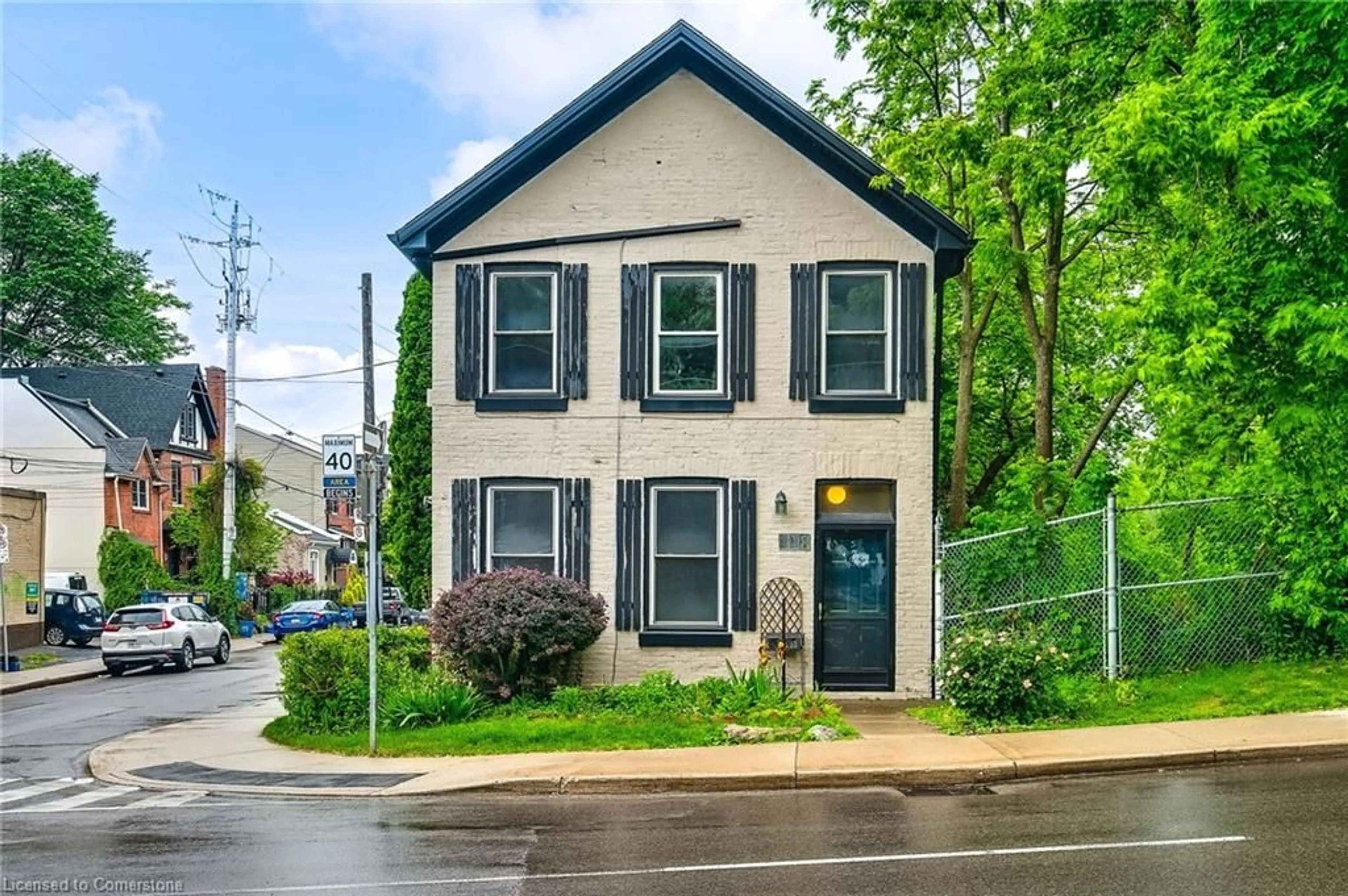Unknown for 118 Queen St, Hamilton Ontario L8P 3S1