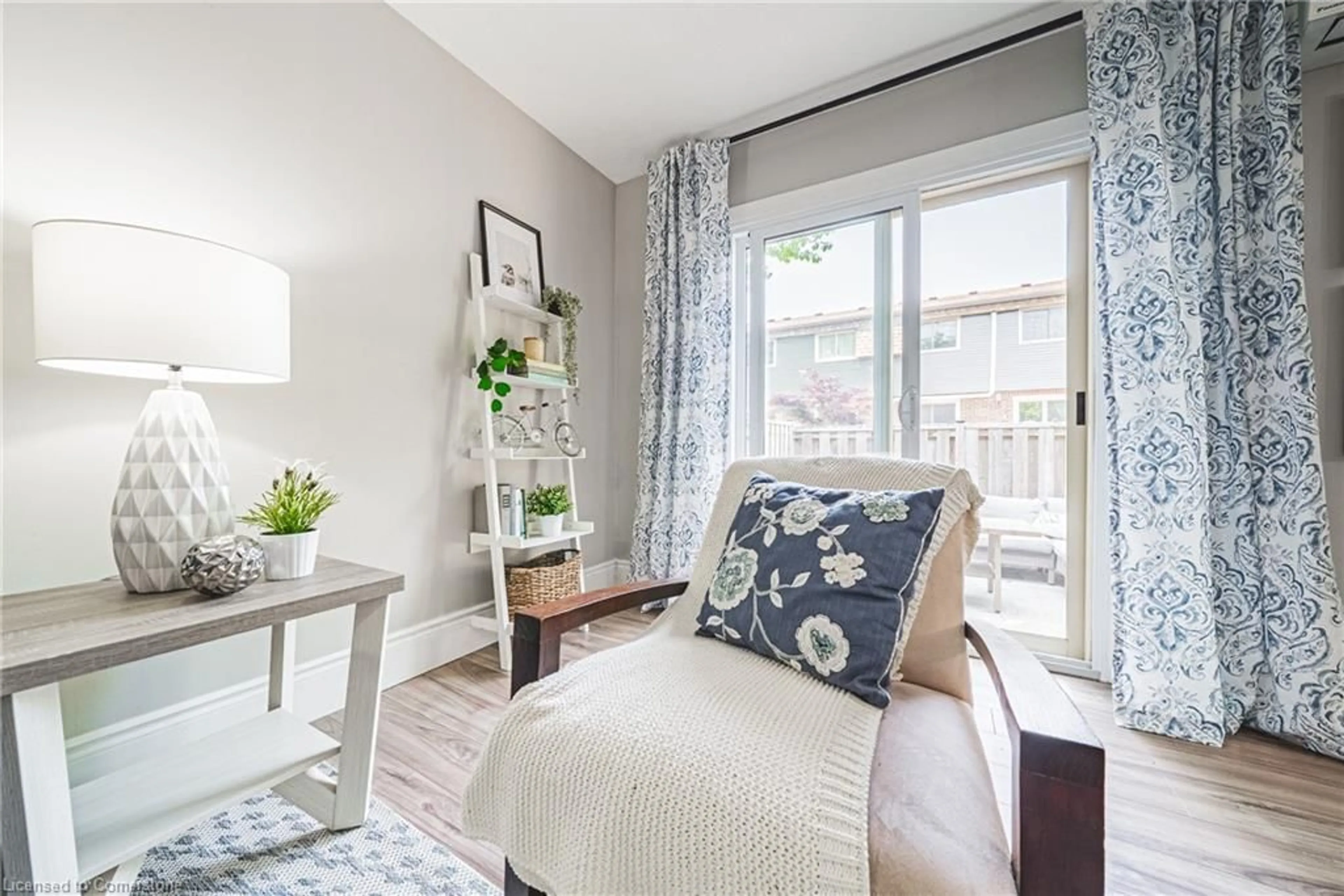 Living room with furniture, unknown for 1489 Ester Dr, Burlington Ontario L7P 1L5