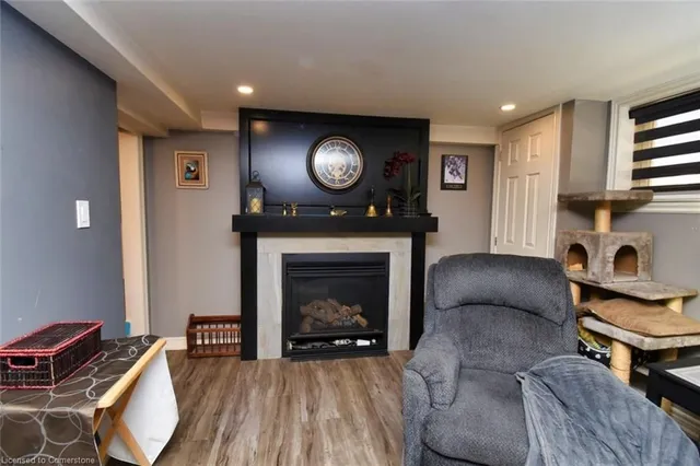 Additional image 9 of 106 Ivon Ave