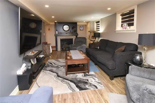 Additional image 7 of 106 Ivon Ave