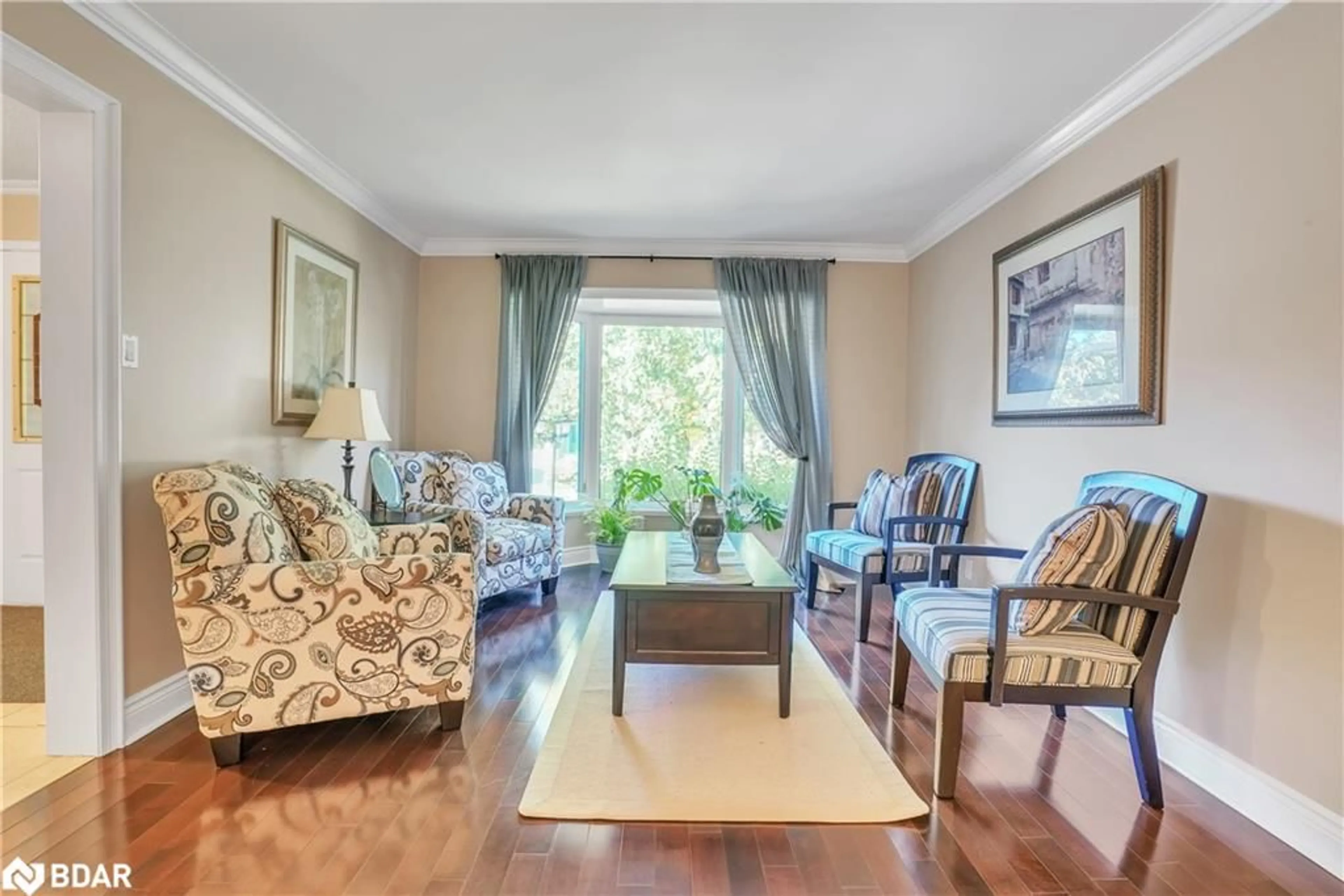 Living room with furniture, unknown for 43 Waterhouse Way, Richmond Hill Ontario L4C 9H5