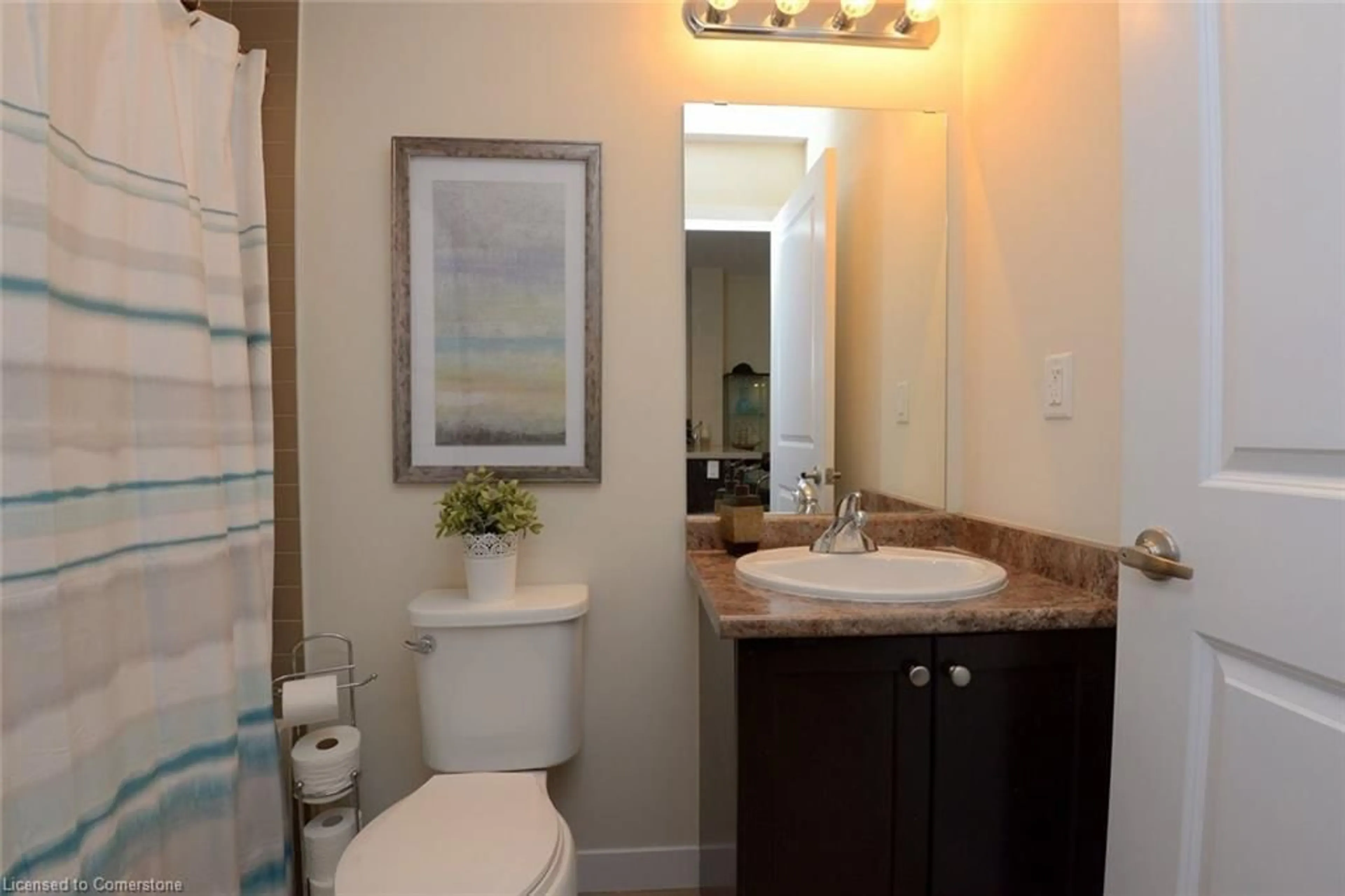 Standard bathroom, ceramic/tile floor for 85 Robinson St #1008, Hamilton Ontario L8P 0B9