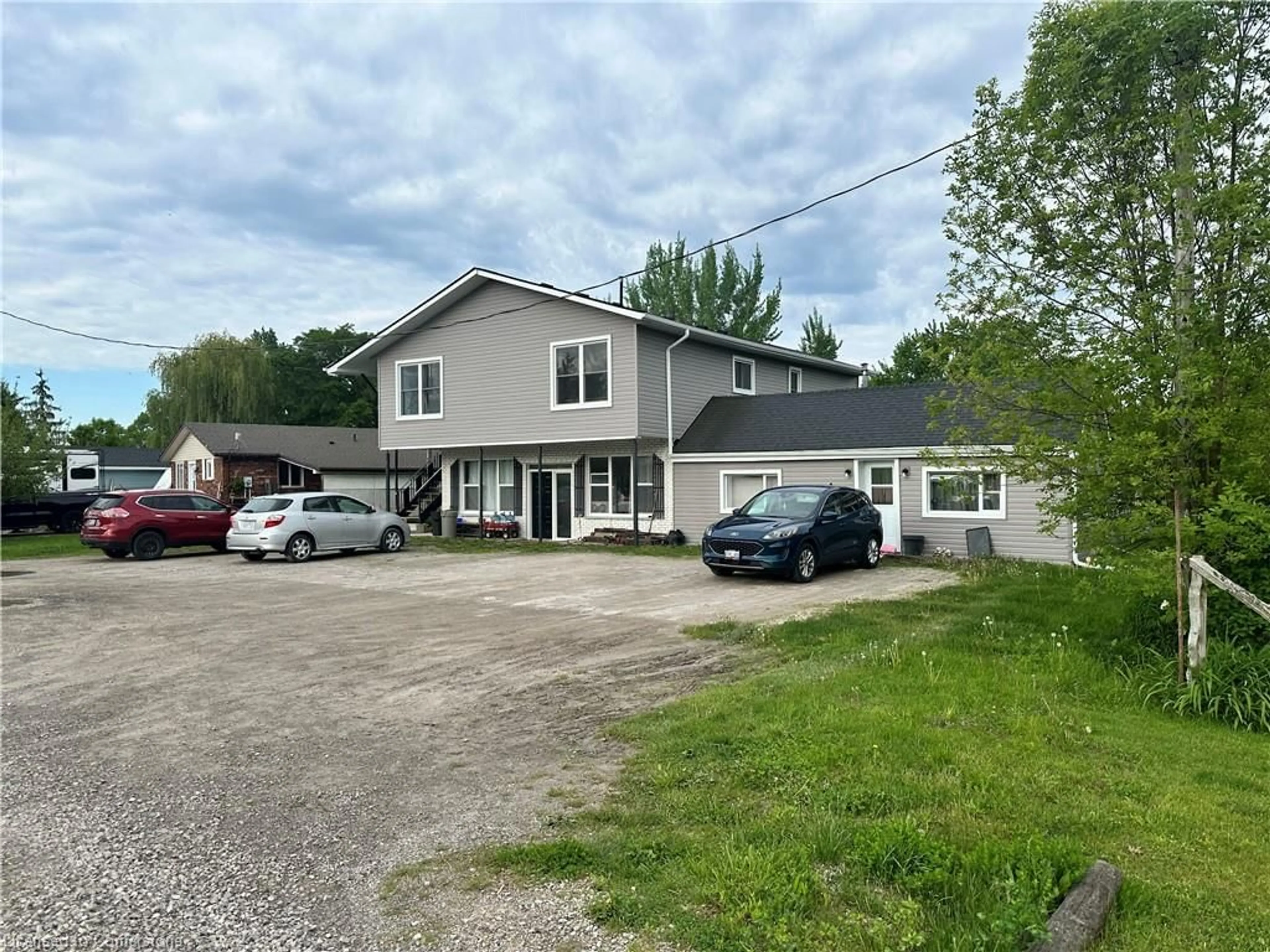 A pic from outside/outdoor area/front of a property/back of a property/a pic from drone, street for 1572 North Shore Dr, Dunnville Ontario N0A 1K0