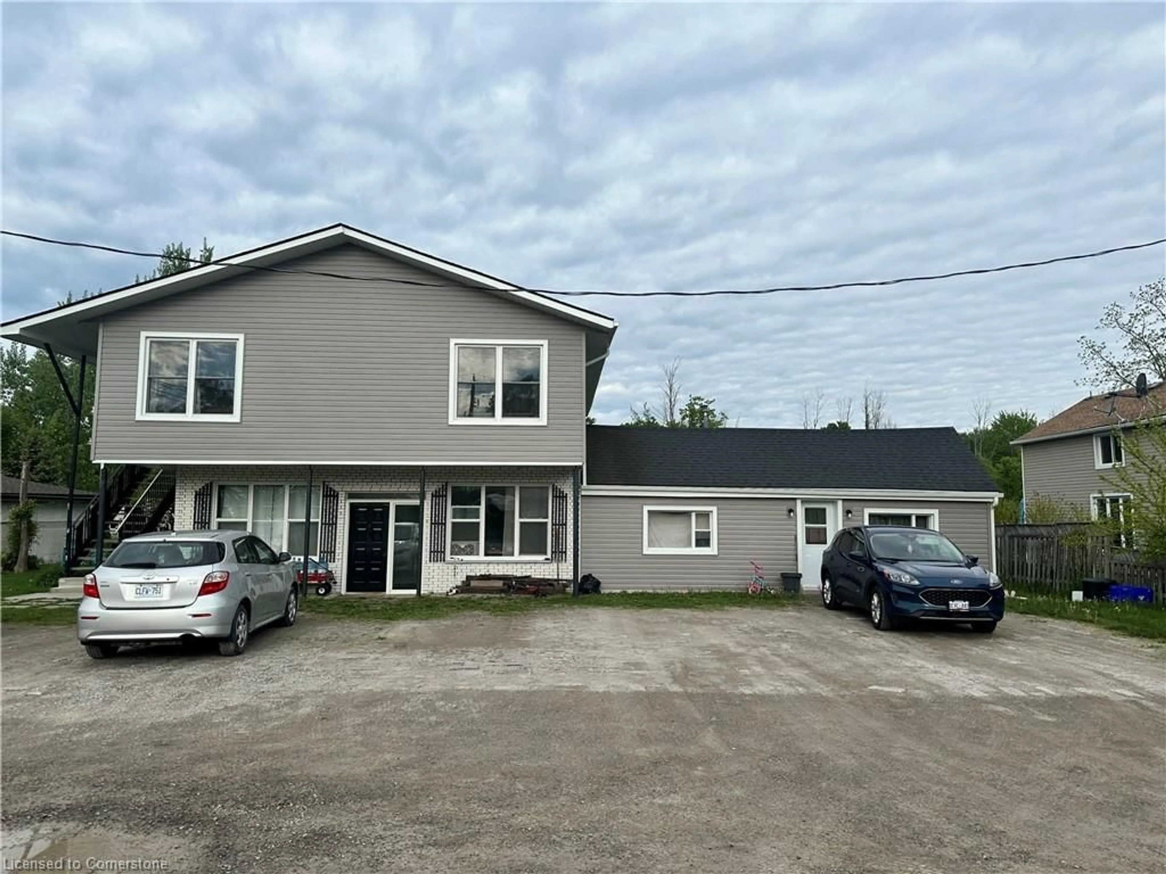 A pic from outside/outdoor area/front of a property/back of a property/a pic from drone, building for 1572 North Shore Dr, Dunnville Ontario N0A 1K0