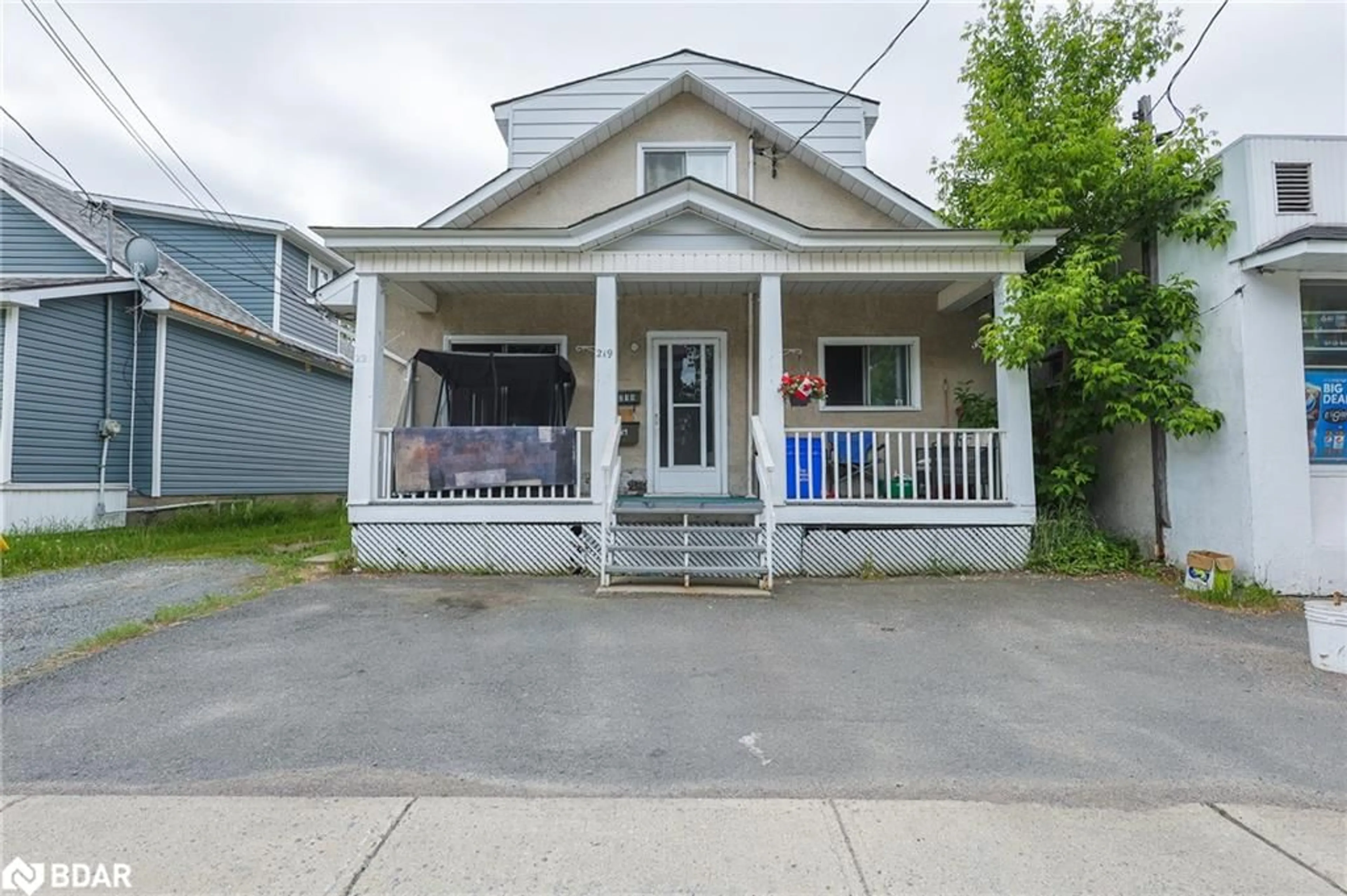 Patio, street for 219-221 King St, Greater Sudbury Ontario P3C 2W2