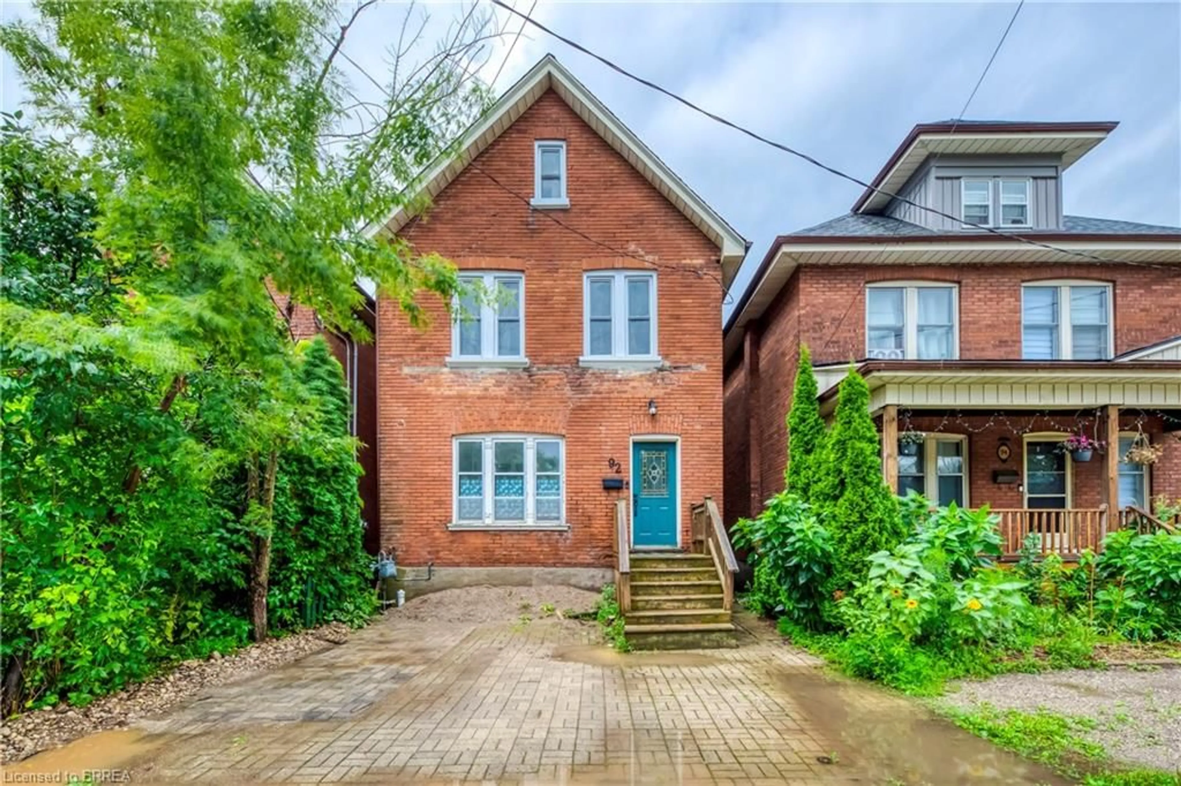 Home with brick exterior material, street for 92 Park Ave, Brantford Ontario N3S 5H6