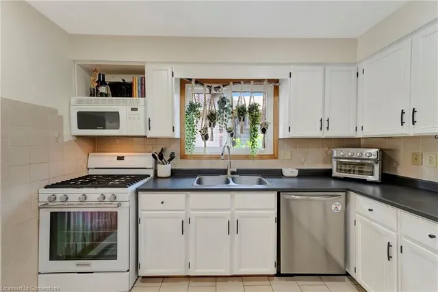 Additional image 40 of 182 Solomon Cres