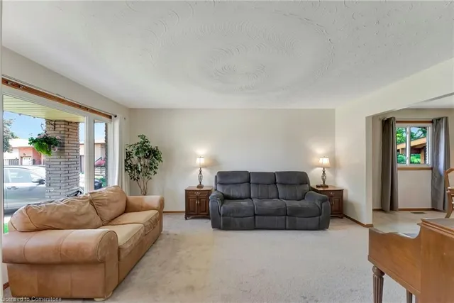 Additional image 45 of 182 Solomon Cres