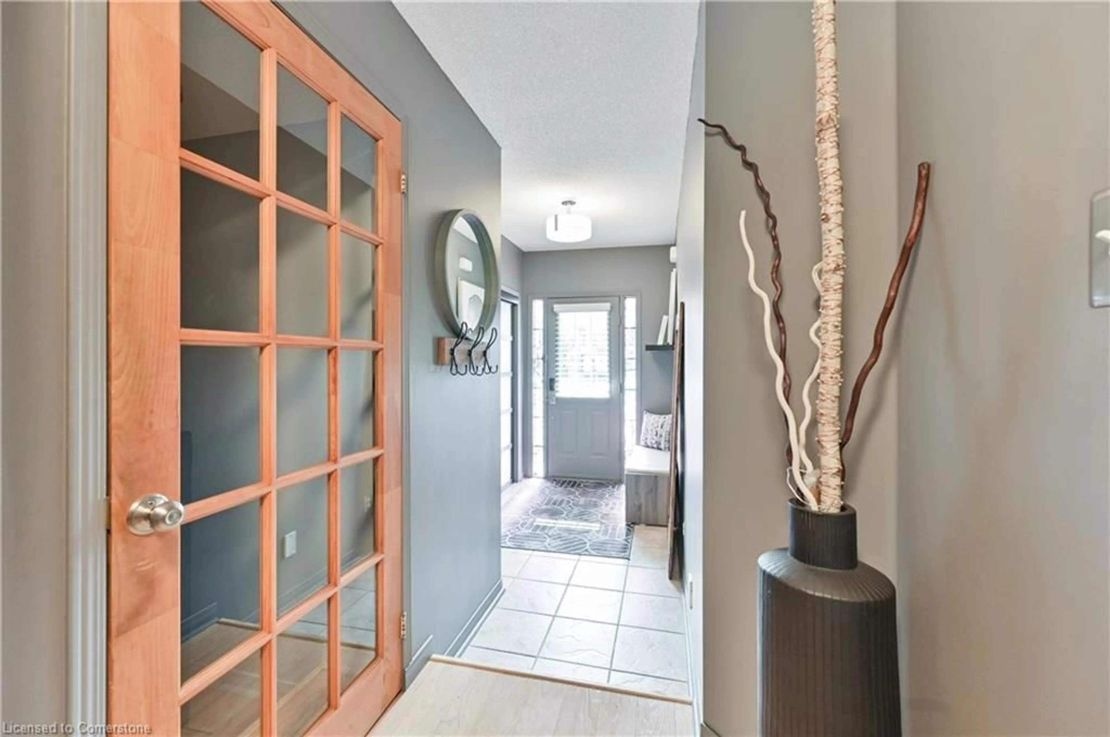 Indoor entryway for 7514 Black Walnut Trail, Mississauga Ontario L5N 8A9