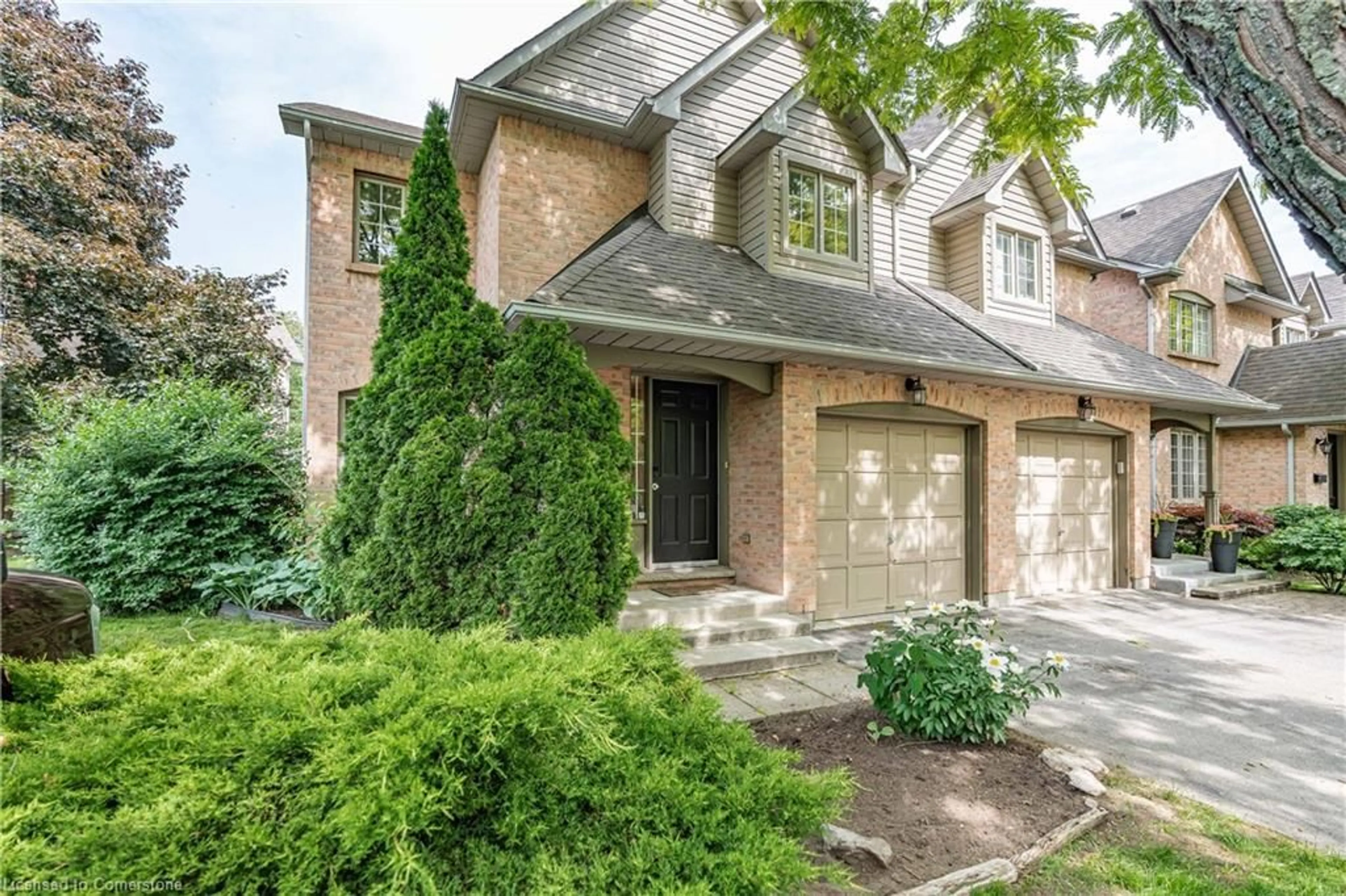 Home with brick exterior material, street for 320 Hamilton Dr #10, Ancaster Ontario L9G 4W6