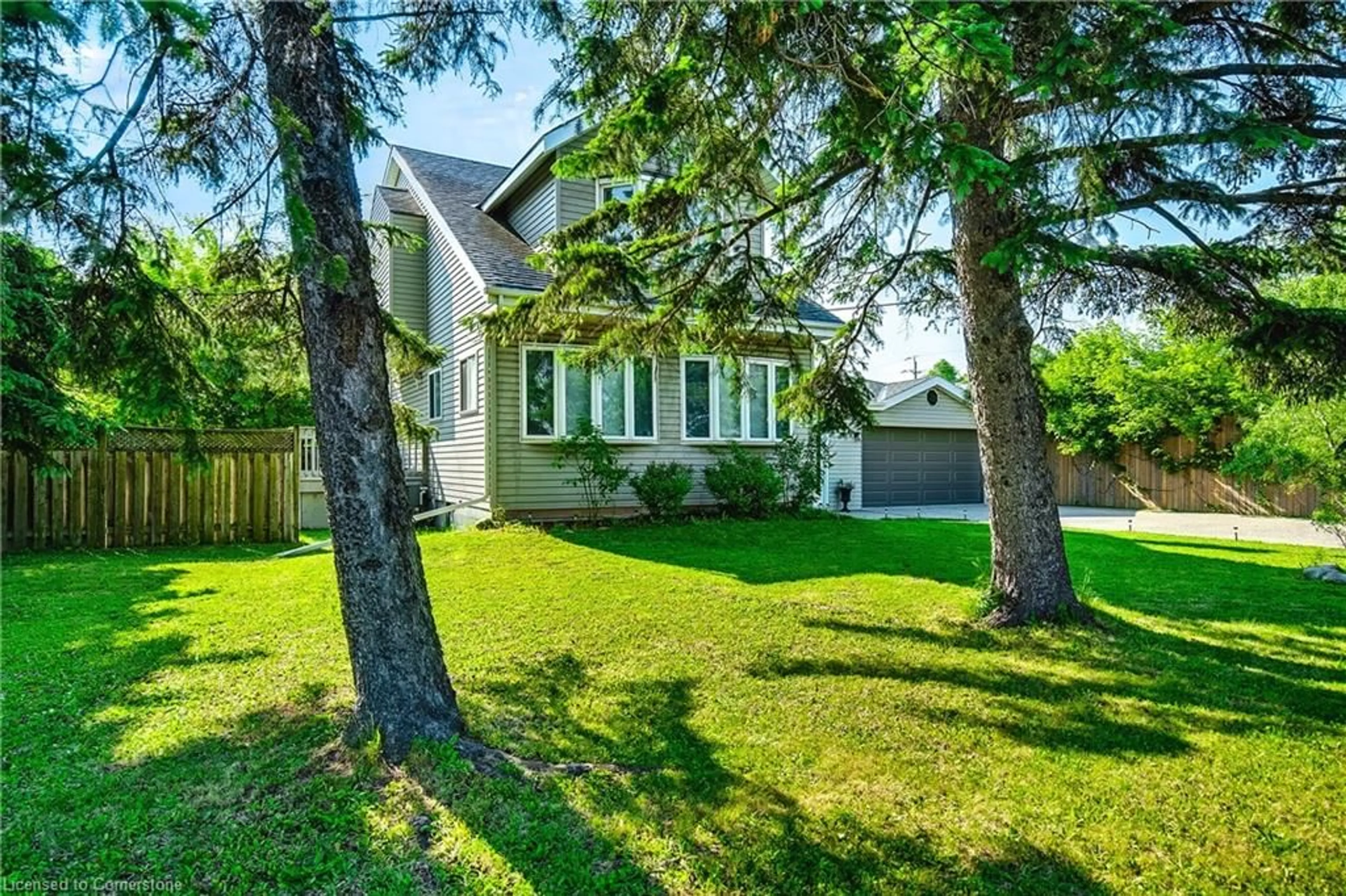 A pic from outside/outdoor area/front of a property/back of a property/a pic from drone, street for 322 Jones Rd, Hamilton Ontario L8E 5N2