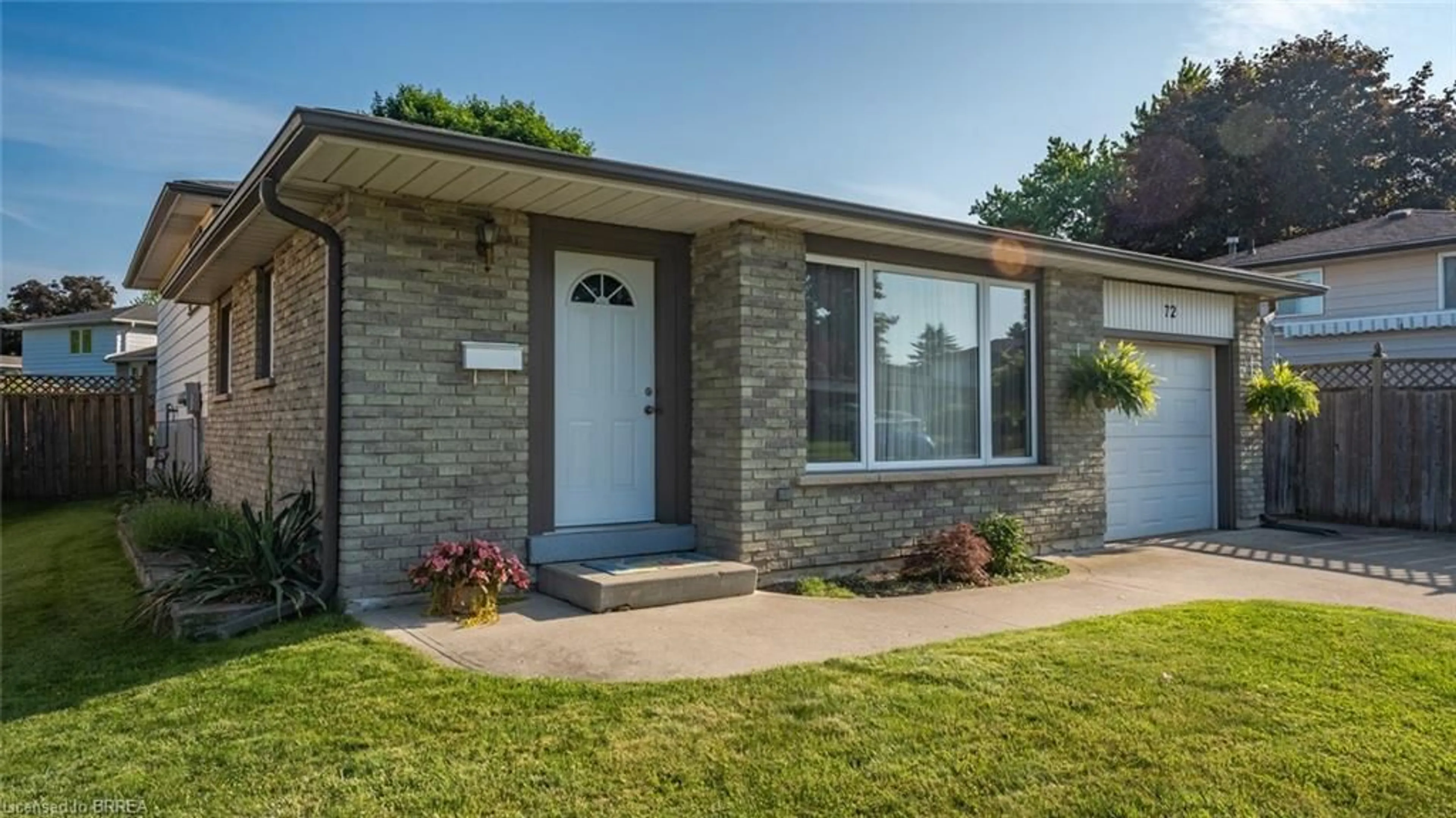 Home with brick exterior material, street for 72 Magnolia Dr, Paris Ontario N3L 3N3