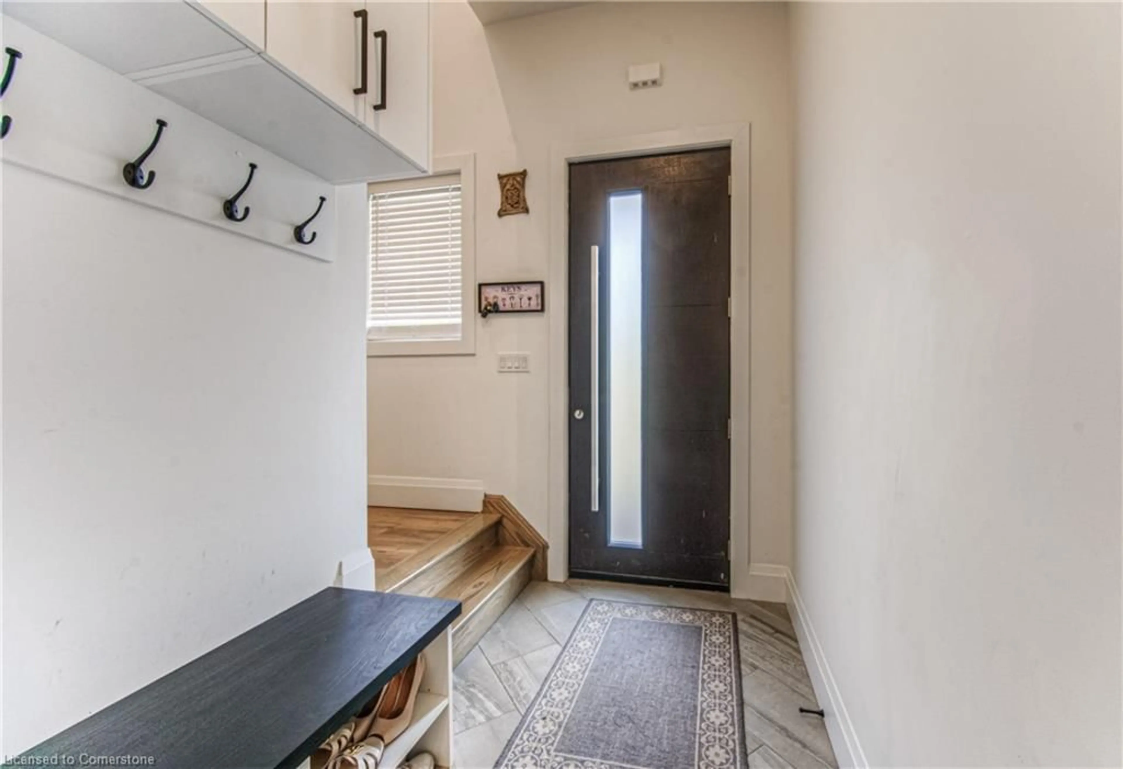 Indoor entryway for 81 Fifth Ave, Kitchener Ontario N2C 1P5