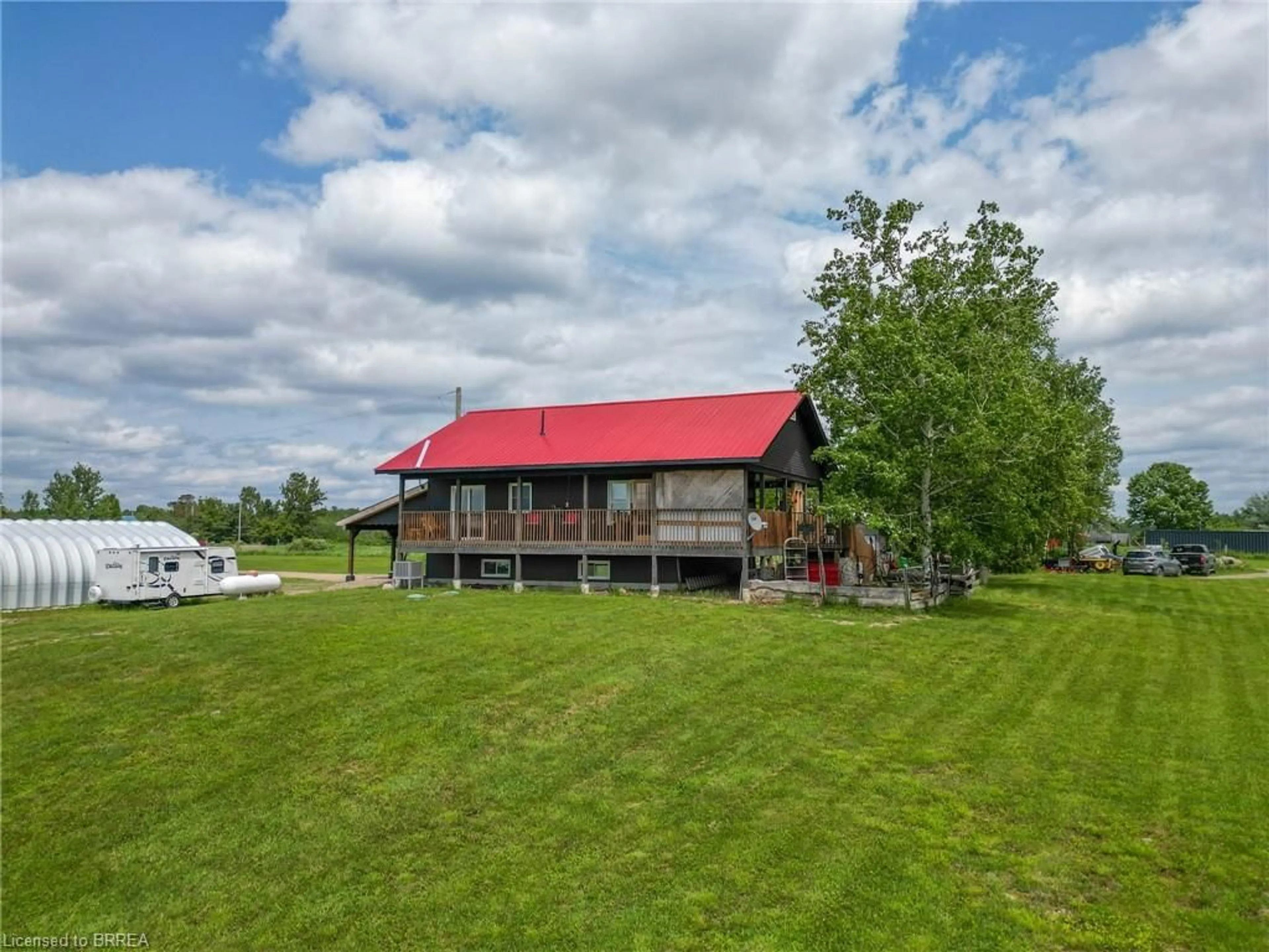 A pic from outside/outdoor area/front of a property/back of a property/a pic from drone, water/lake/river/ocean view for 564 Adams Rd, Mattawa Ontario P0H 1V0
