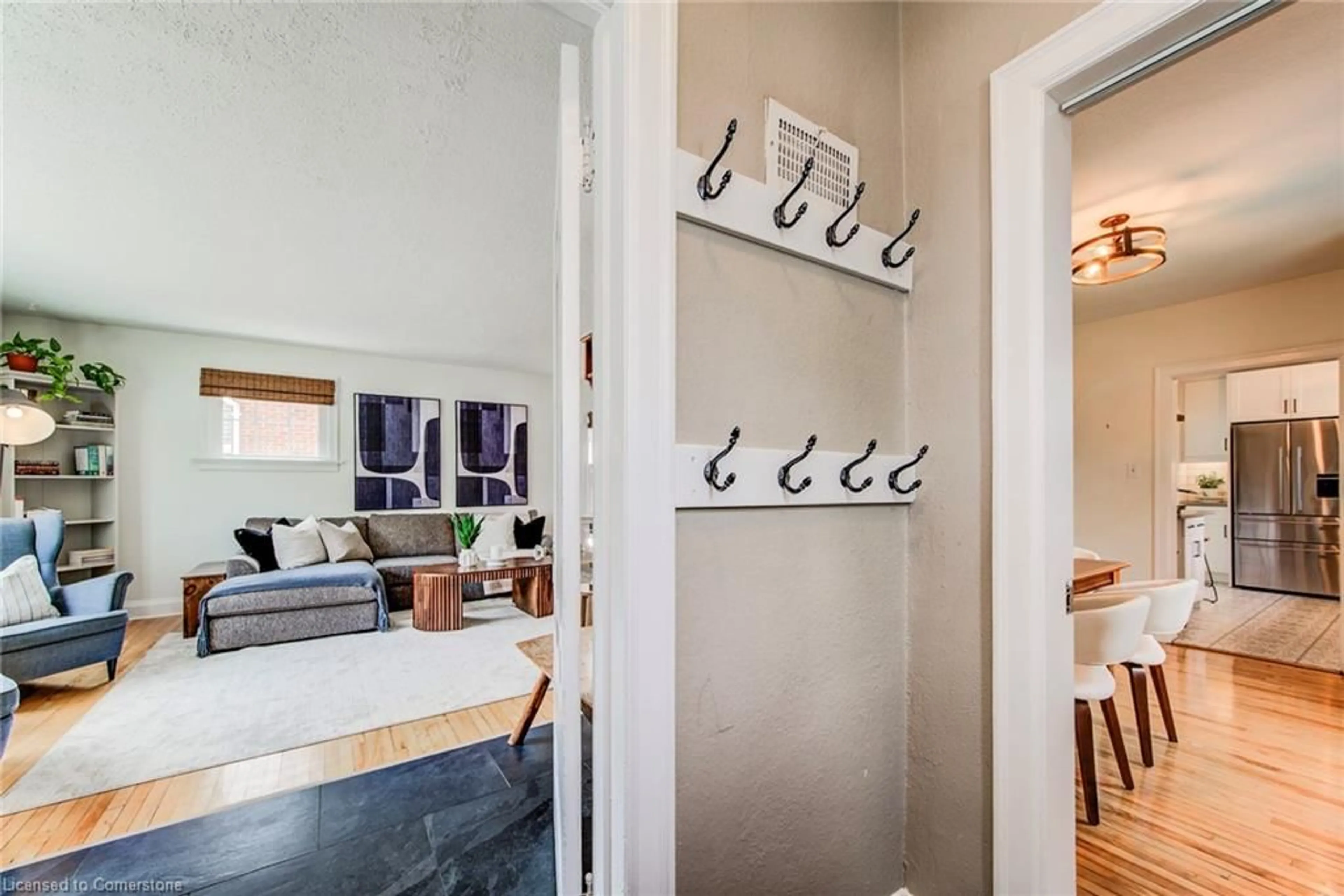 Indoor entryway for 462 Stirling Ave, Kitchener Ontario N2M 3J2