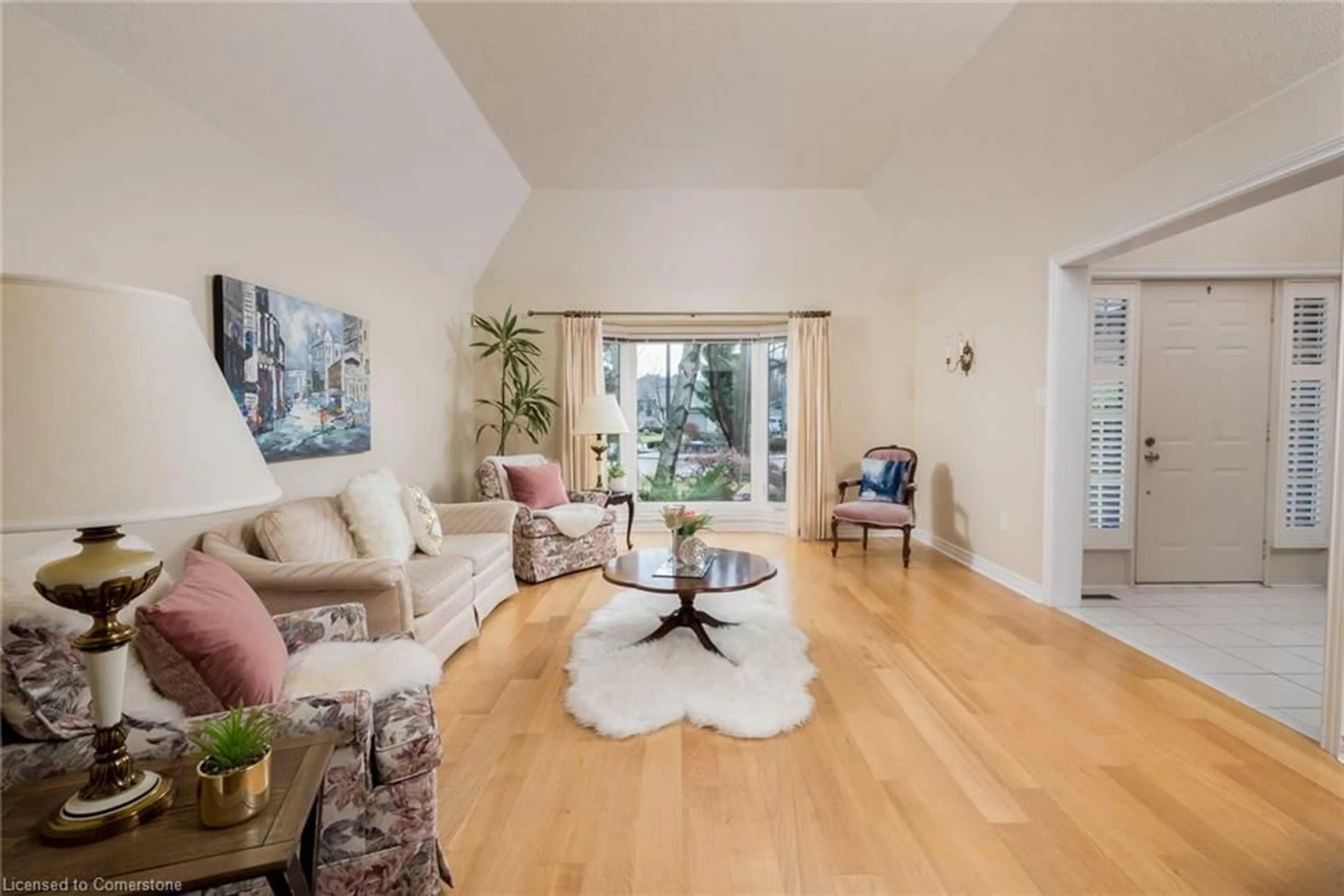 Living room with furniture, unknown for 4011 Lantern Lane, Burlington Ontario L7L 5Z2