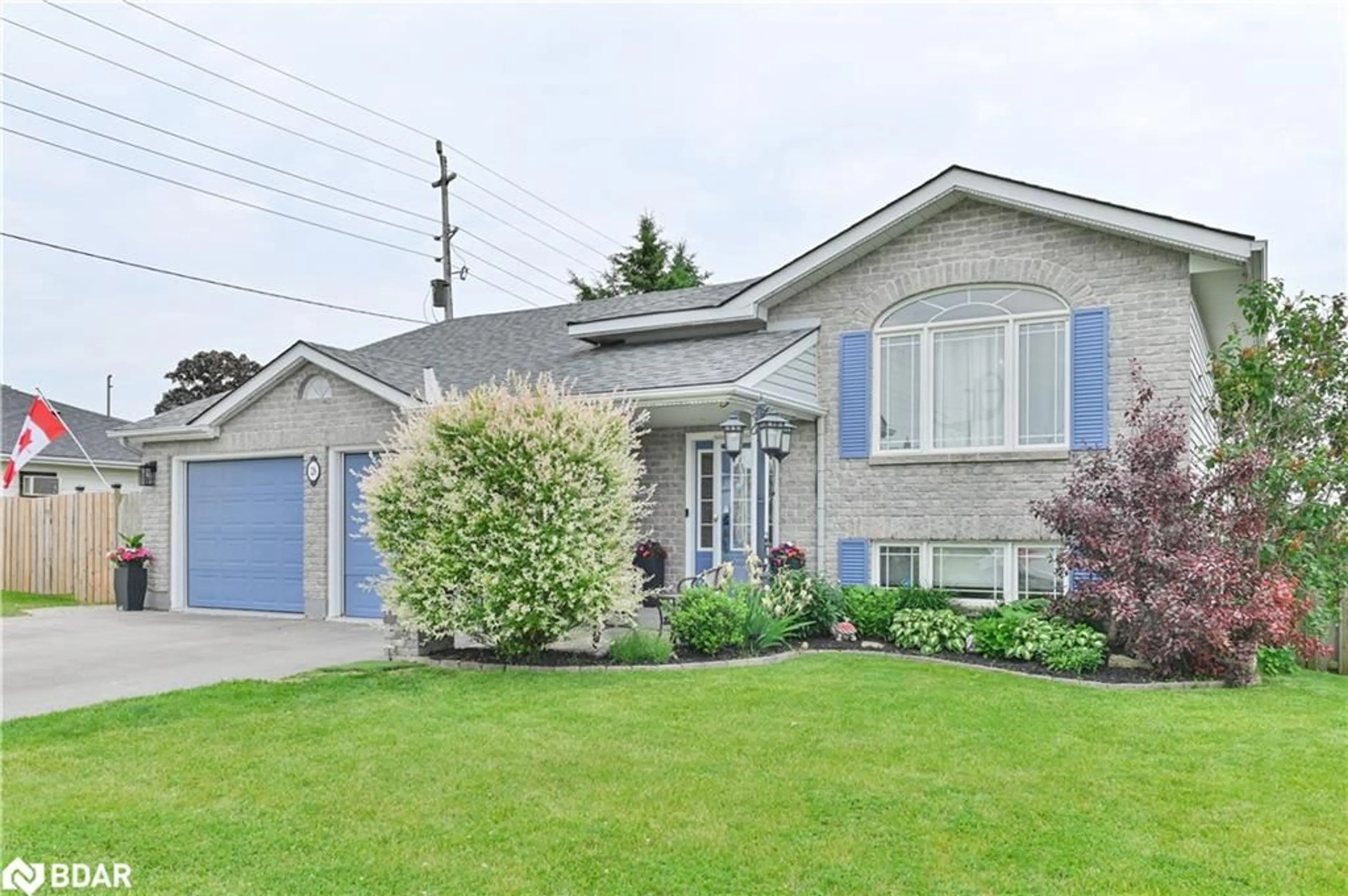 Home with vinyl exterior material, street for 28 Belvedere Rd, Trenton Ontario K8V 4B1