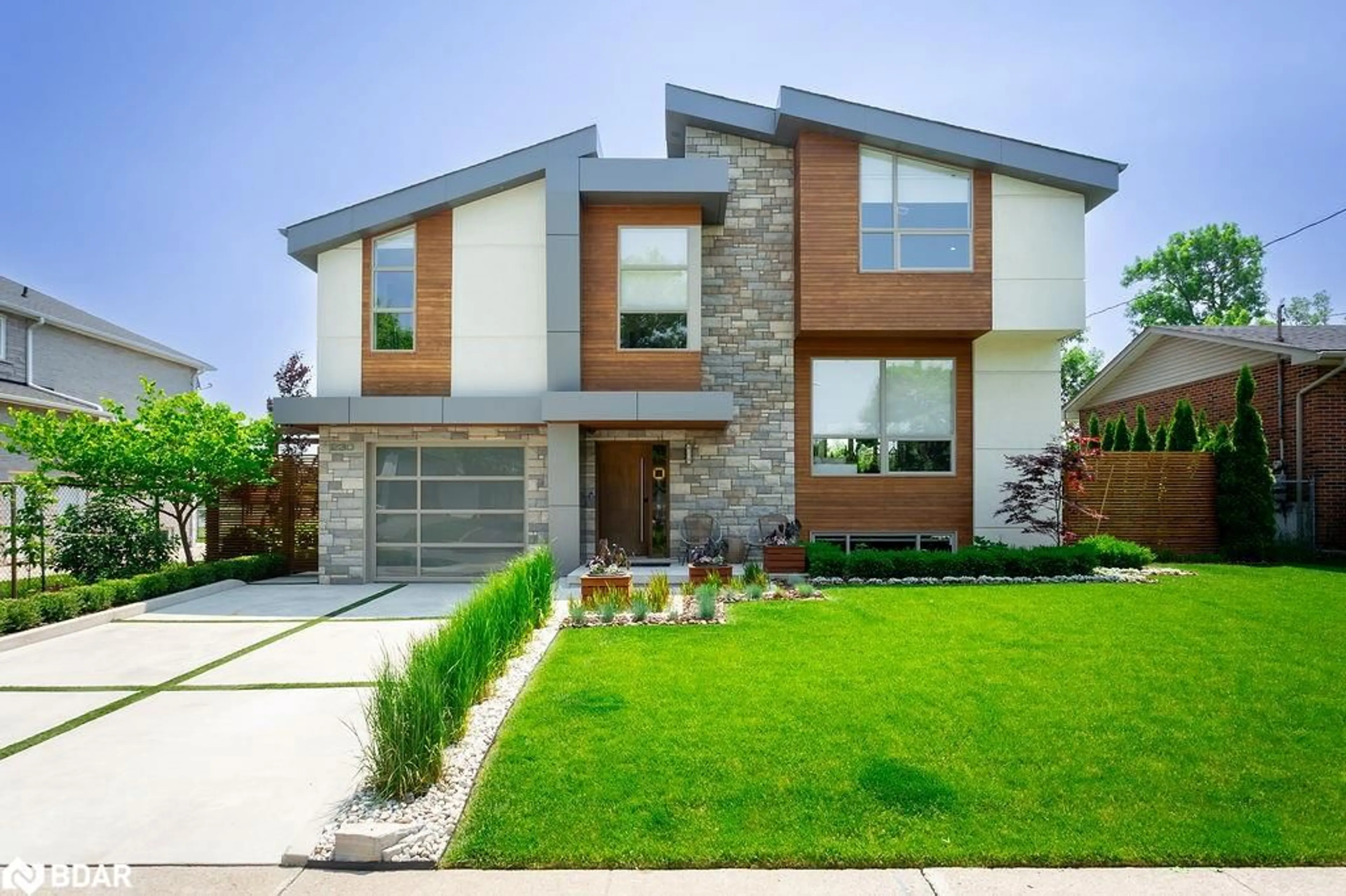 Home with brick exterior material, street for 230 Elmwood Rd, Oakville Ontario L6K 2B1