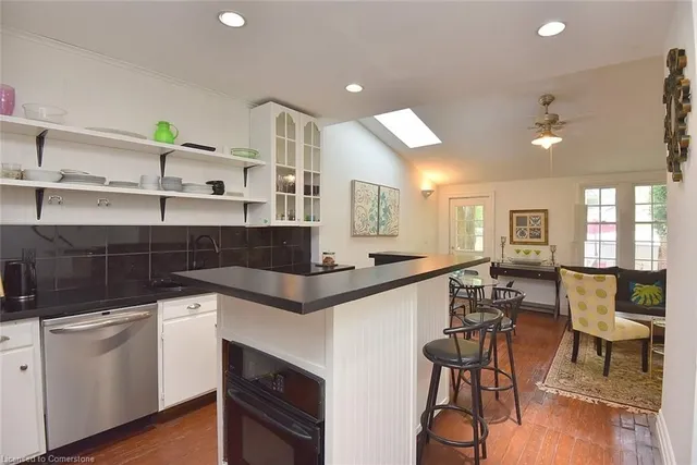 Additional property image - 61 Burlington St