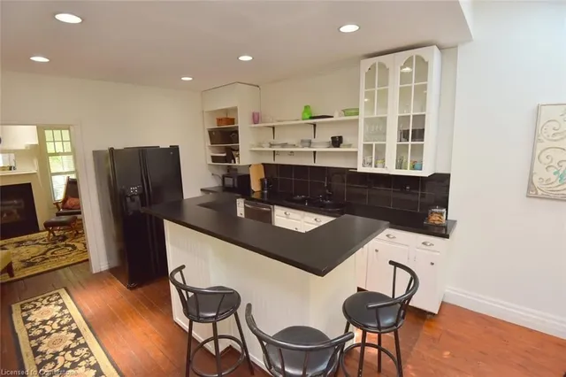 Additional property image - 61 Burlington St
