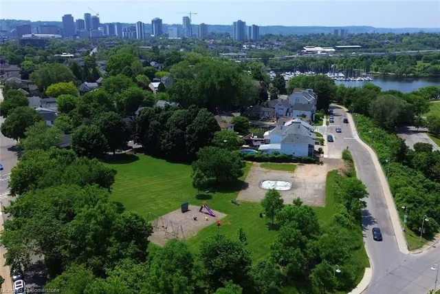 Additional property image - 61 Burlington St