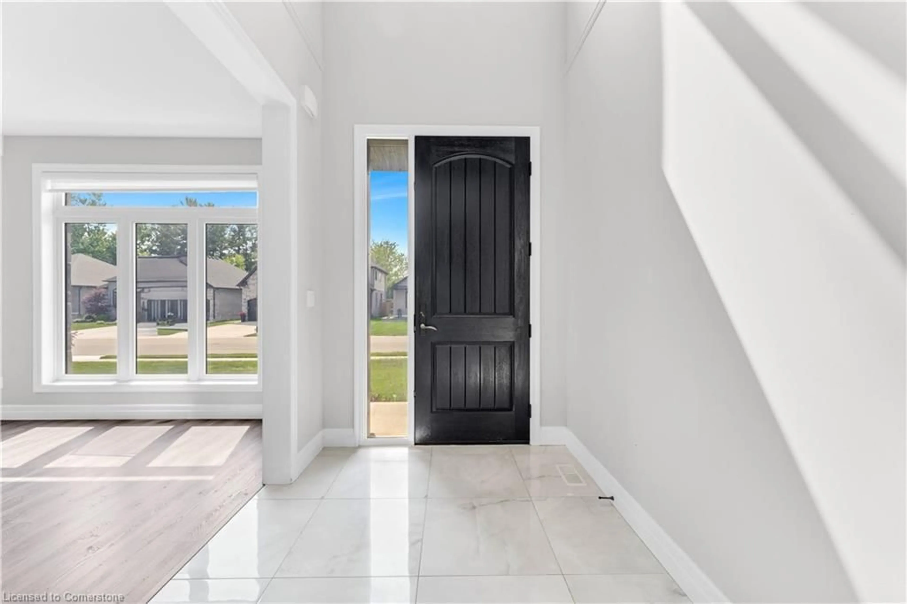 Indoor entryway for 103 Beech Blvd, Tillsonburg Ontario N4G 5S1