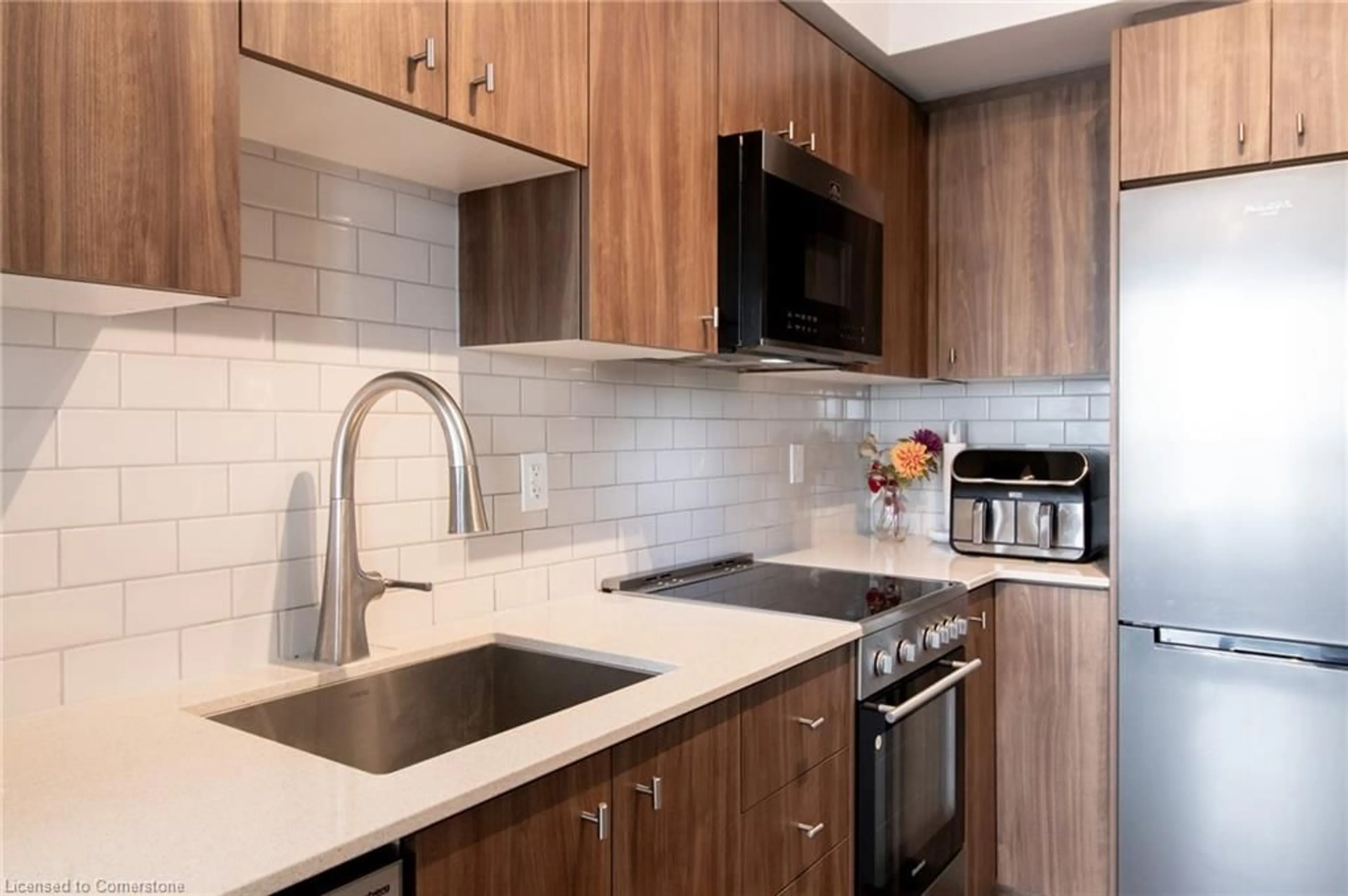 Standard kitchen, ceramic/tile floor for 15 Wellington St #2804, Kitchener Ontario N2G 0E4