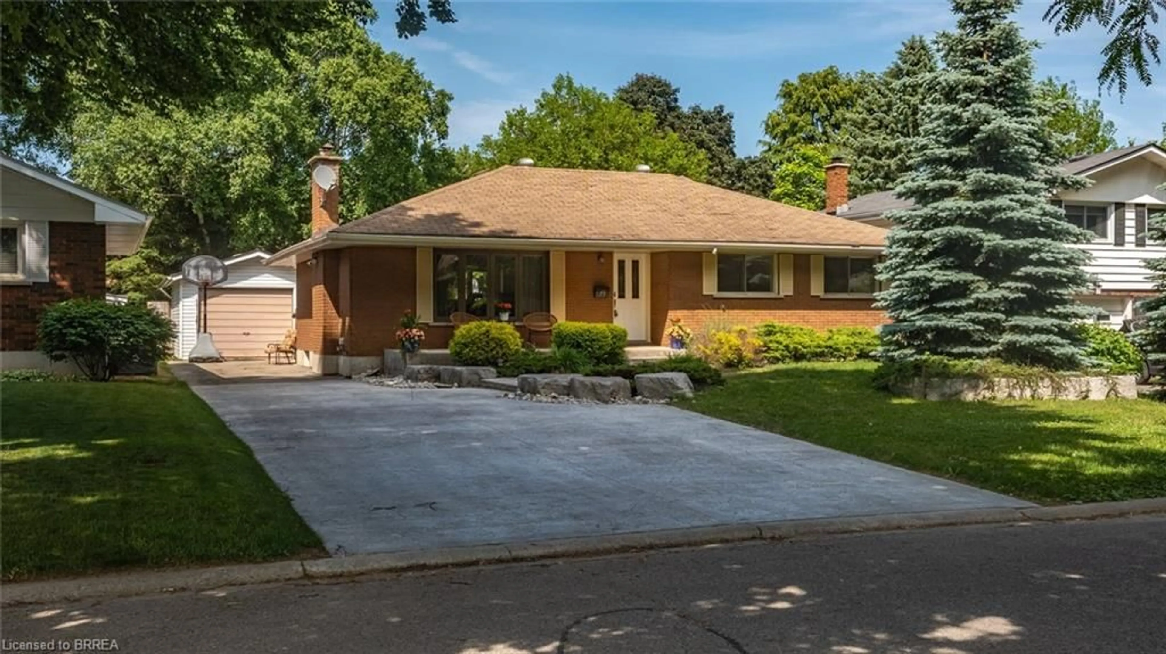 Home with brick exterior material, street for 75 Pusey Blvd, Brantford Ontario N3R 2S4