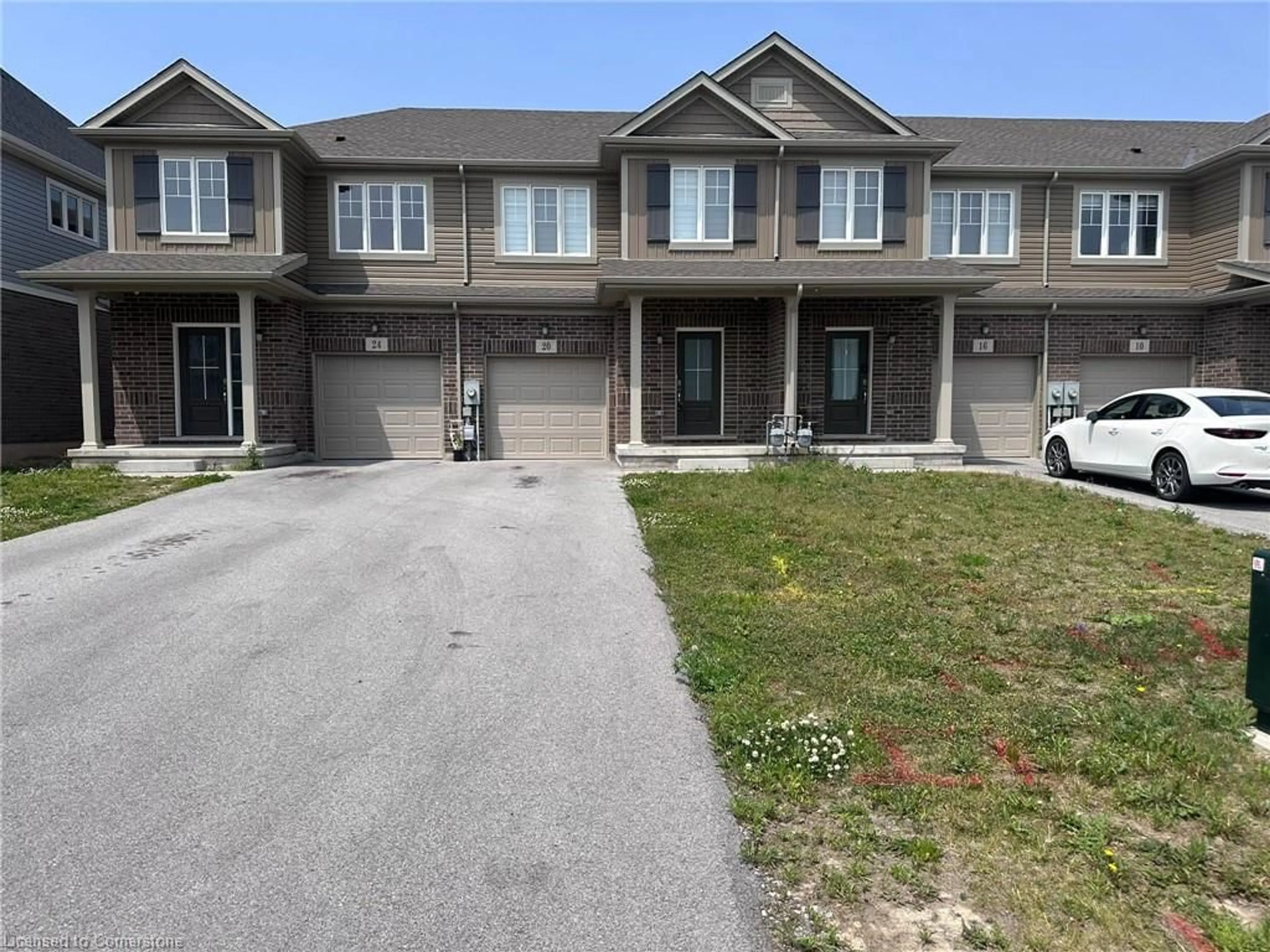 A pic from outside/outdoor area/front of a property/back of a property/a pic from drone, street for 20 Sycamore St, Niagara Falls Ontario L3C 0H8