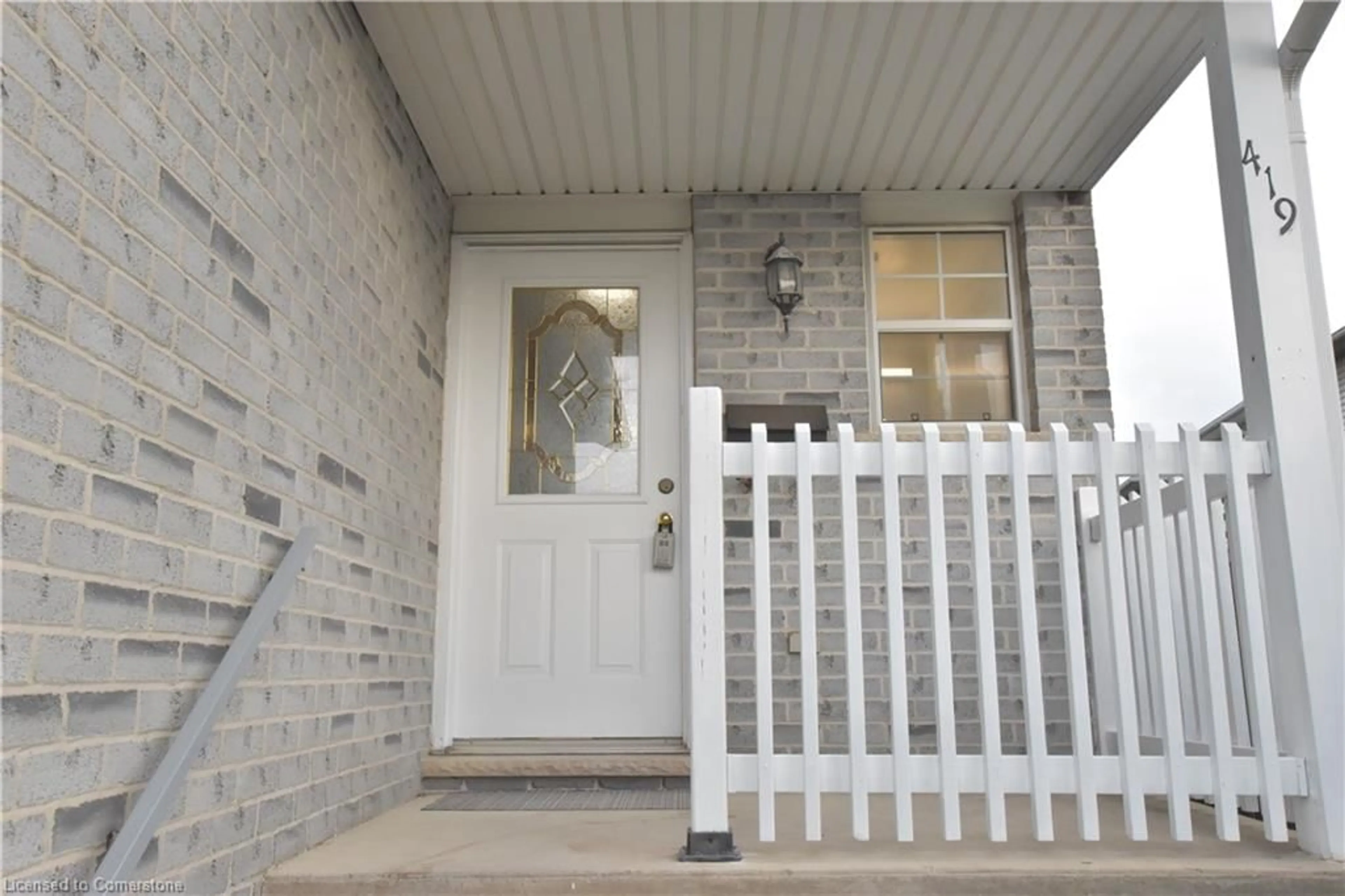 Indoor entryway for 419 Rittenhouse Rd, Kitchener Ontario N2E 3S4