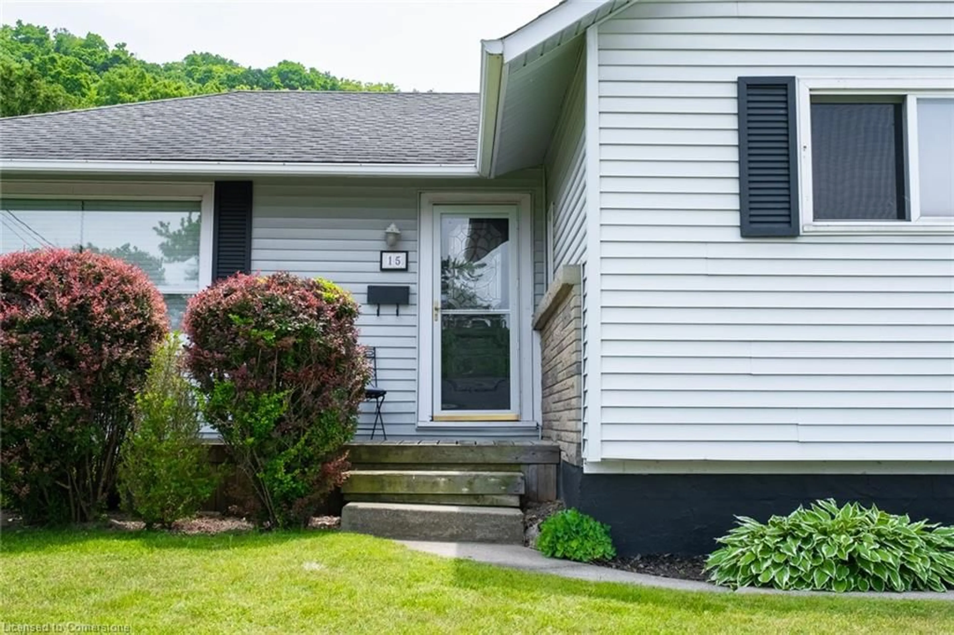 Home with vinyl exterior material, street for 15 Alba St, Stoney Creek Ontario L8G 1N9